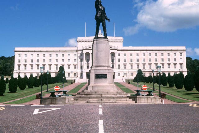 The power-sharing administration at Stormont faces ?200m cuts to its budget unless measures imposed by Westminster to reduce the benefits bill are introduced in Northern Ireland