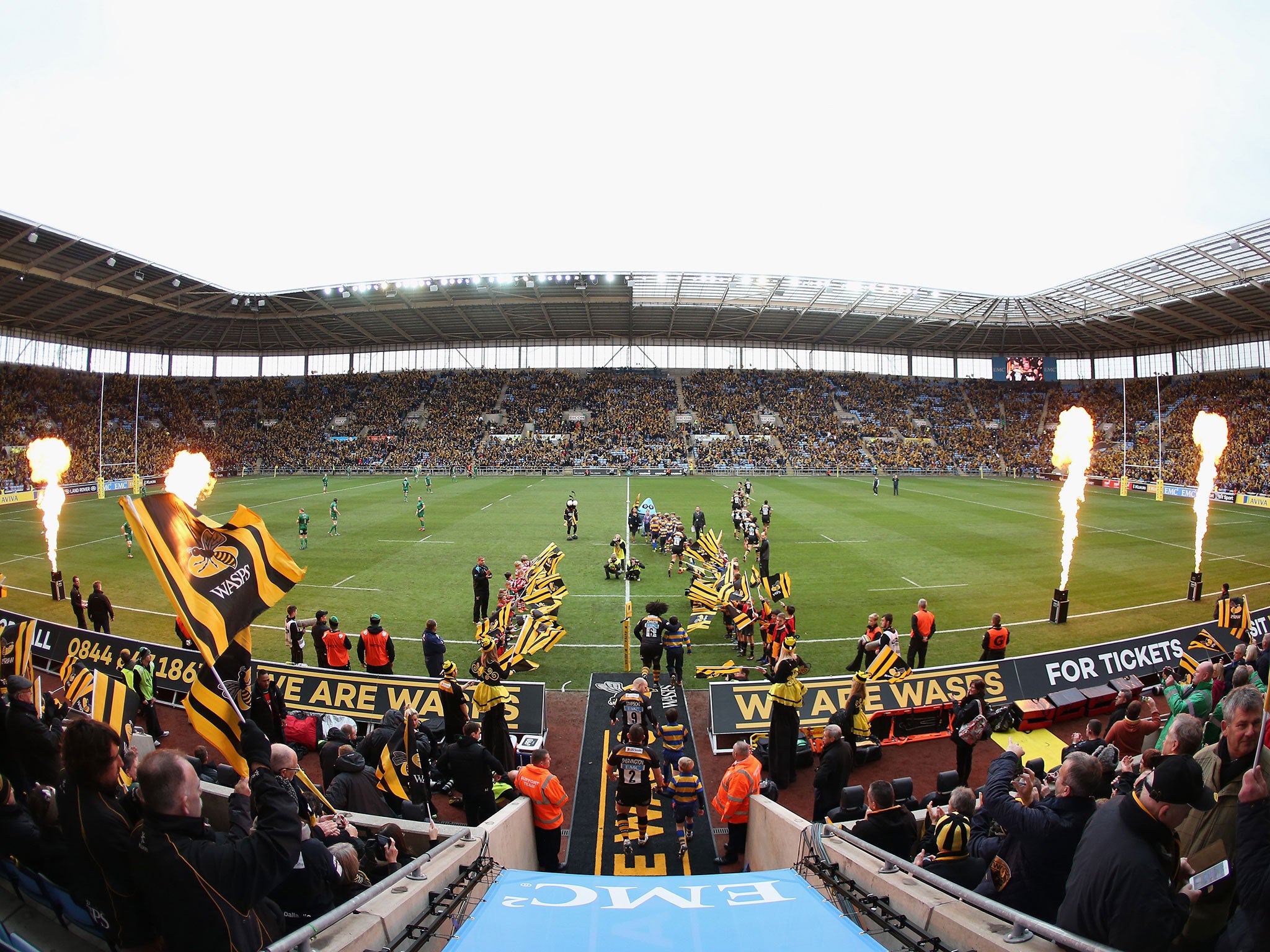 Wasps players run out on to the Ricoh Arena pitch for the first time