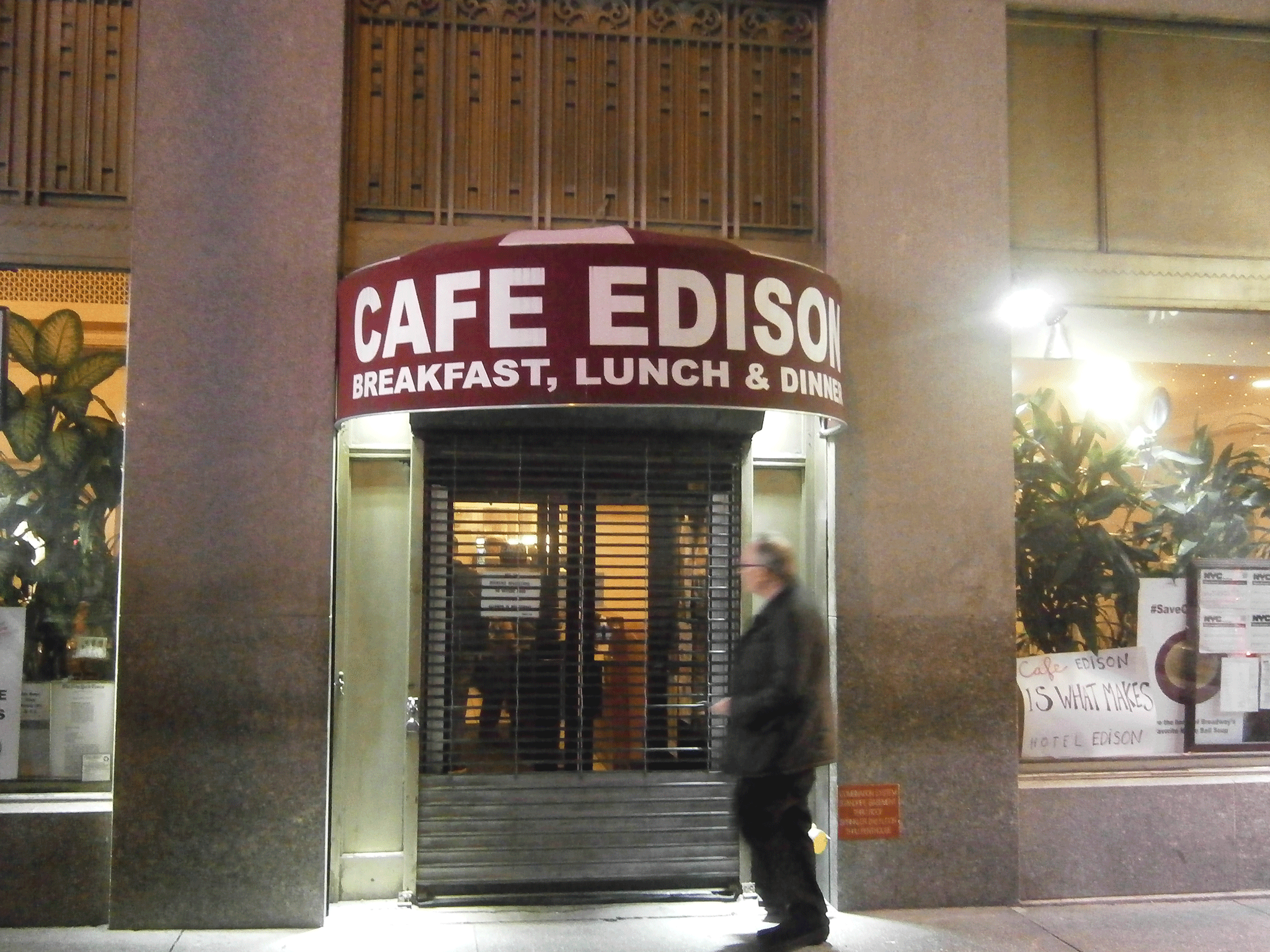 New York's Cafe Edison is closing after a 34 year run