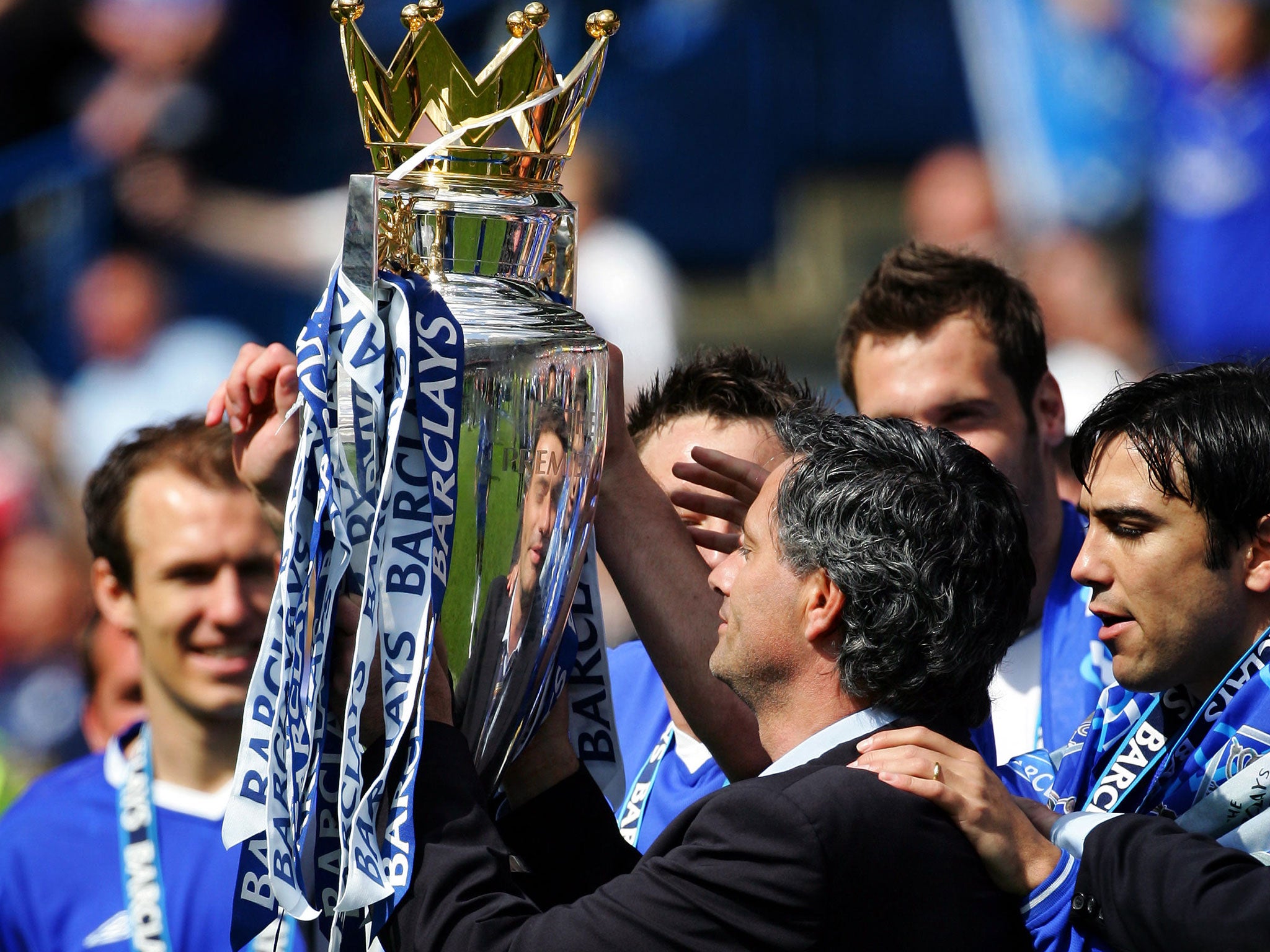 Jose Mourinho lifts the Premier League trophy in 2005