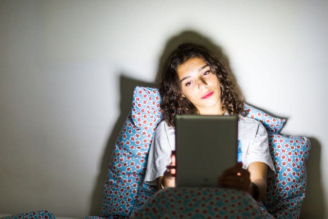Scientists have claimed that reading books on an iPad and similar e-readers in the evening may disturb sleep patterns because of the type of light the device emits