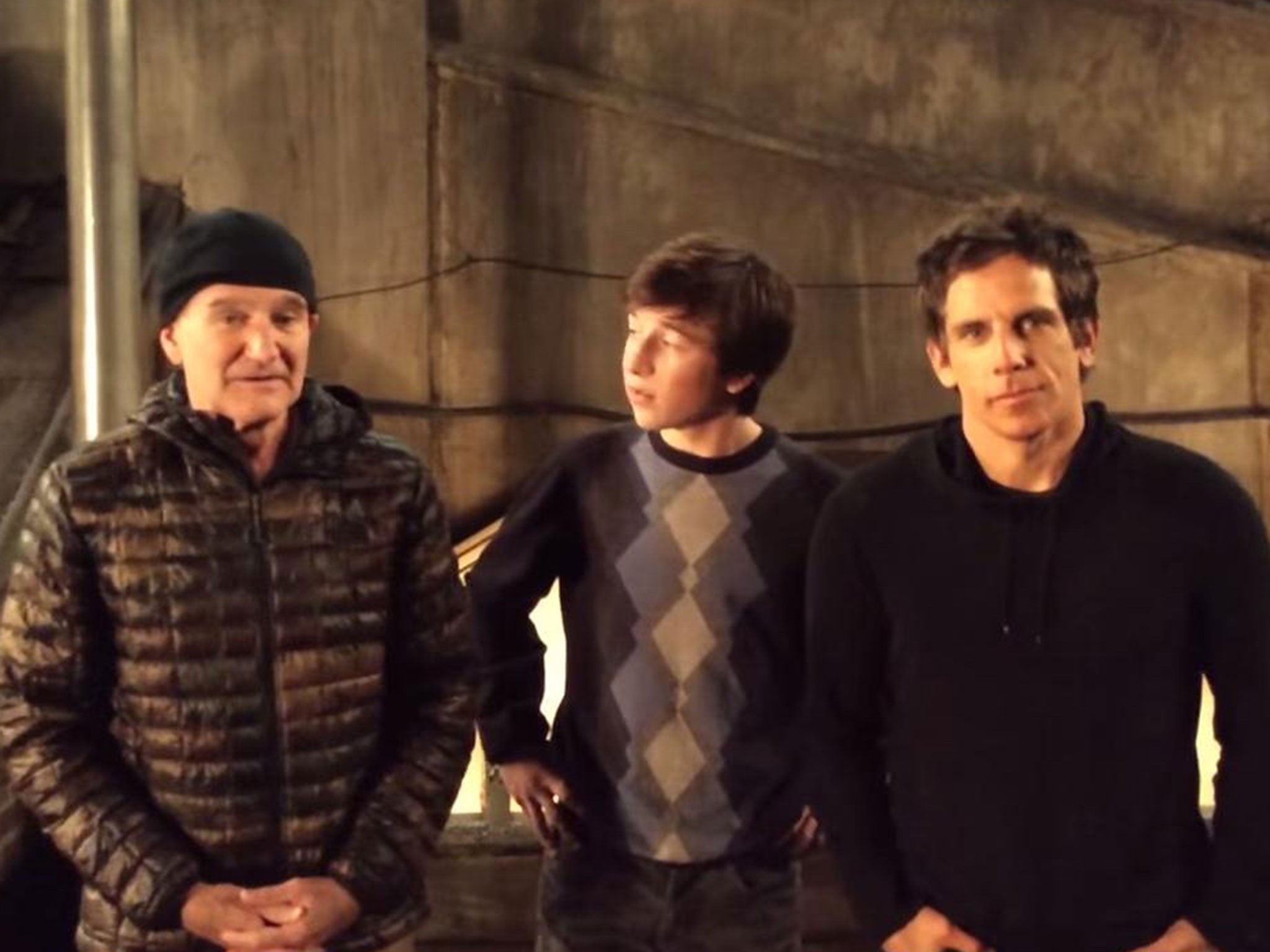 Robin Williams and Ben Stiller try to secure their teenage co-star a date