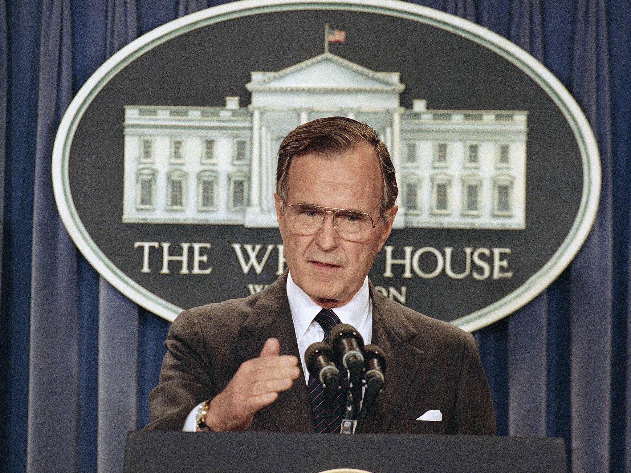 President George HW Bush in the White House in 1989