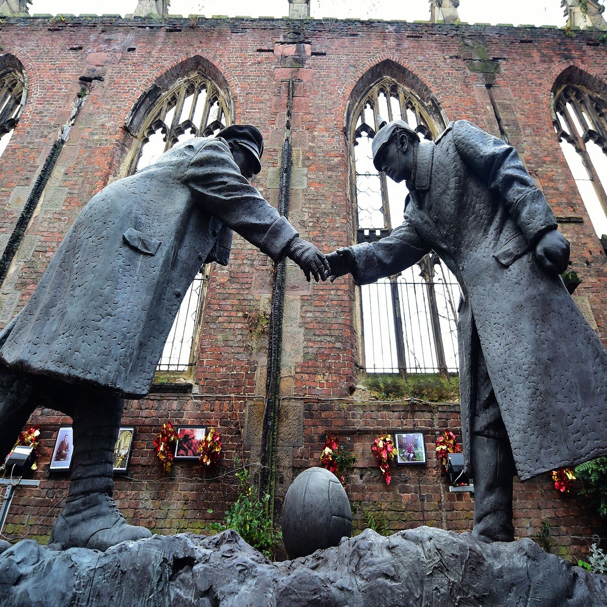 Christmas truce: a mythical football match revisited 100 years