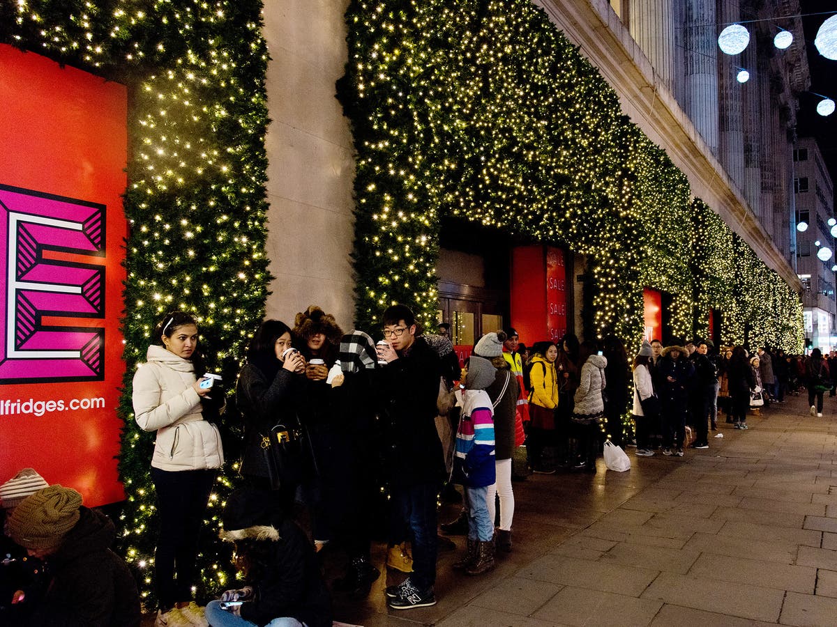 Shoppers spend nearly £3bn in Britain's Boxing Day sales The