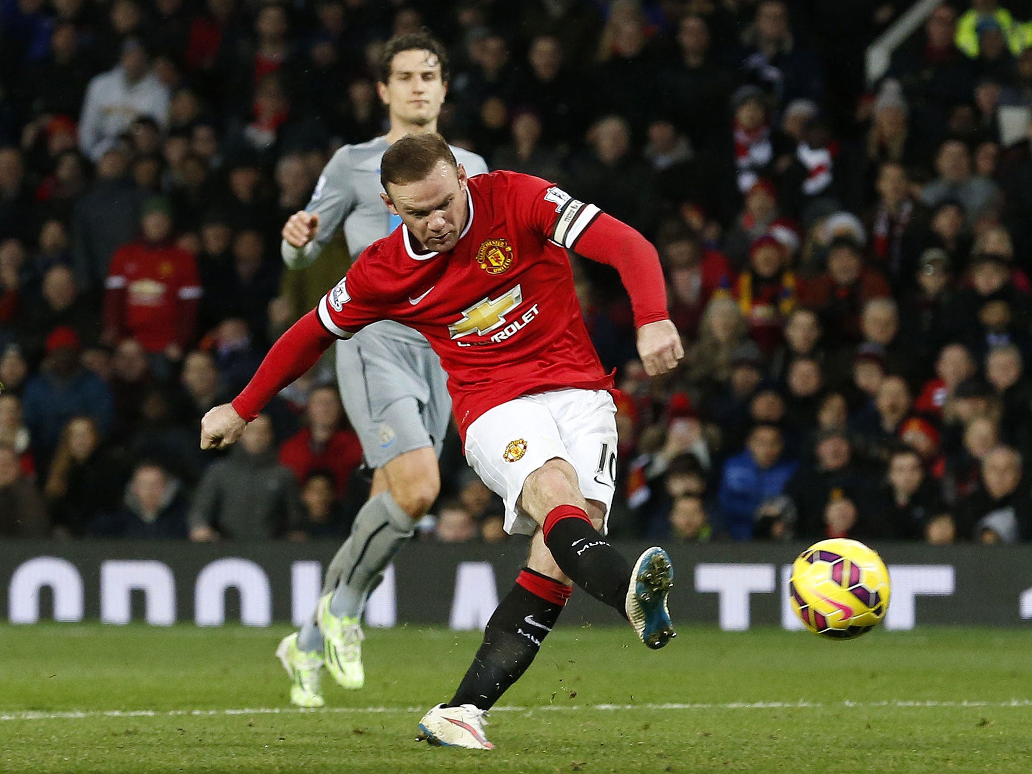 Wayne Rooney scores his and United's second of the game
