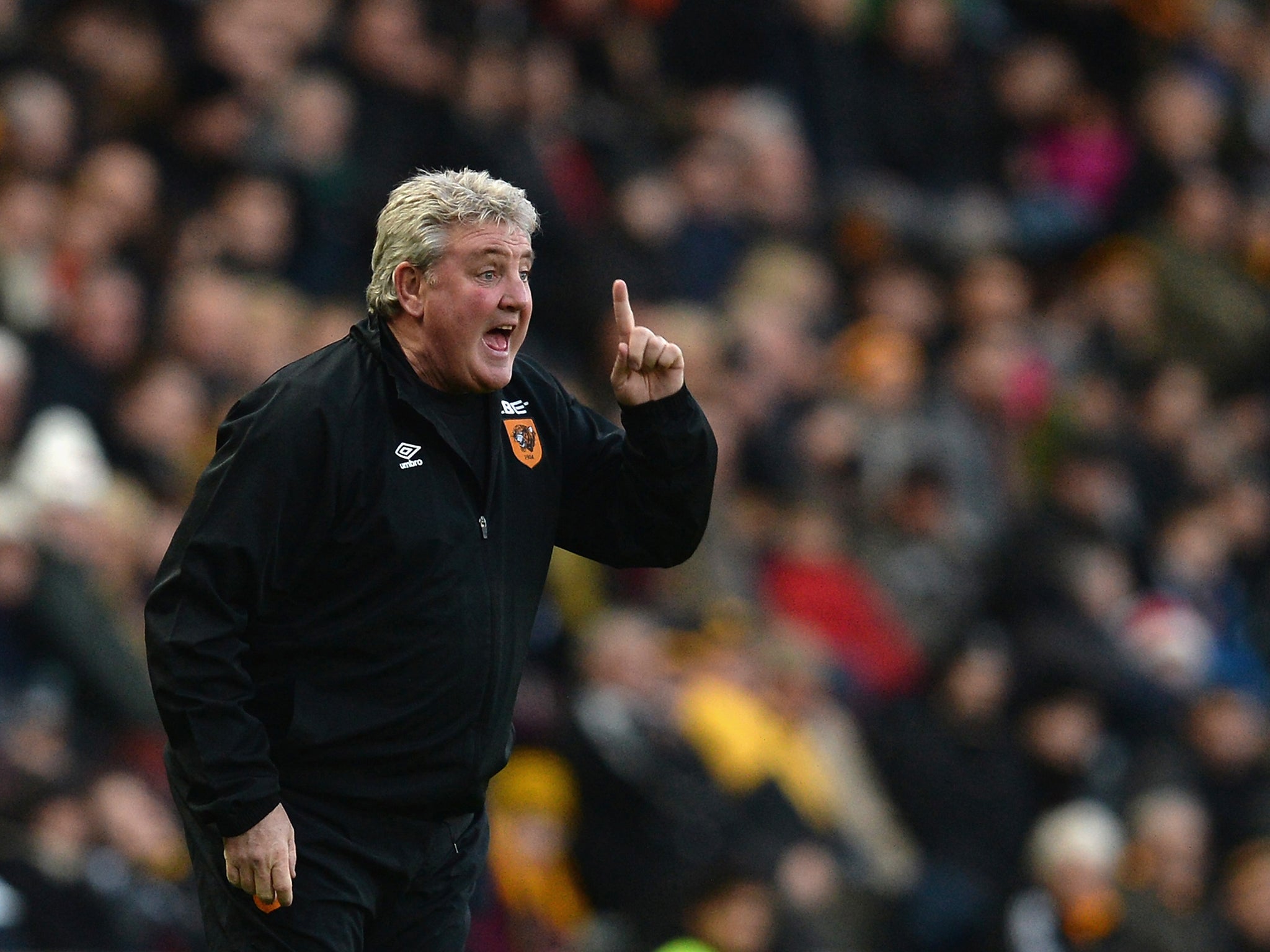 Steve Bruce sees his team lose to Leicester