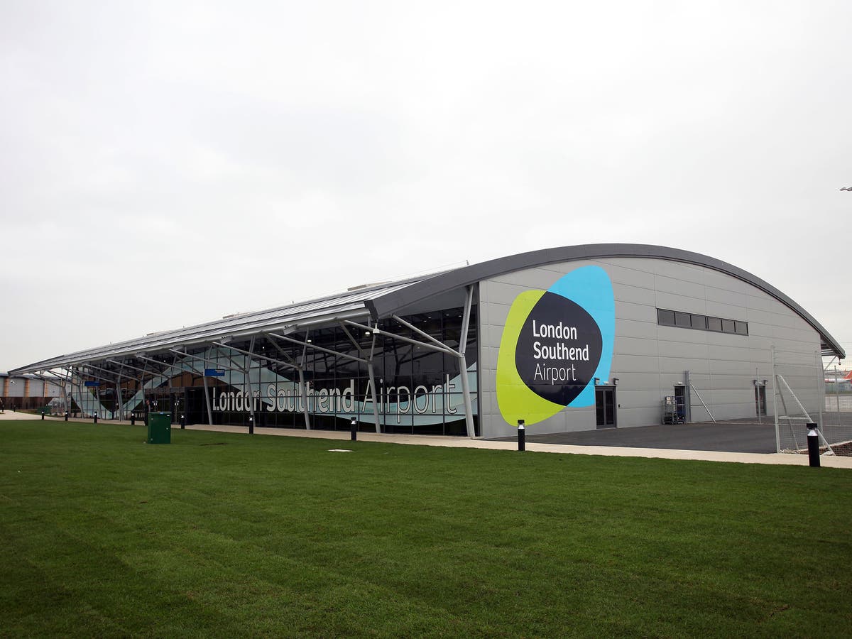 Airport ordered to pay compensation to home owners over noise