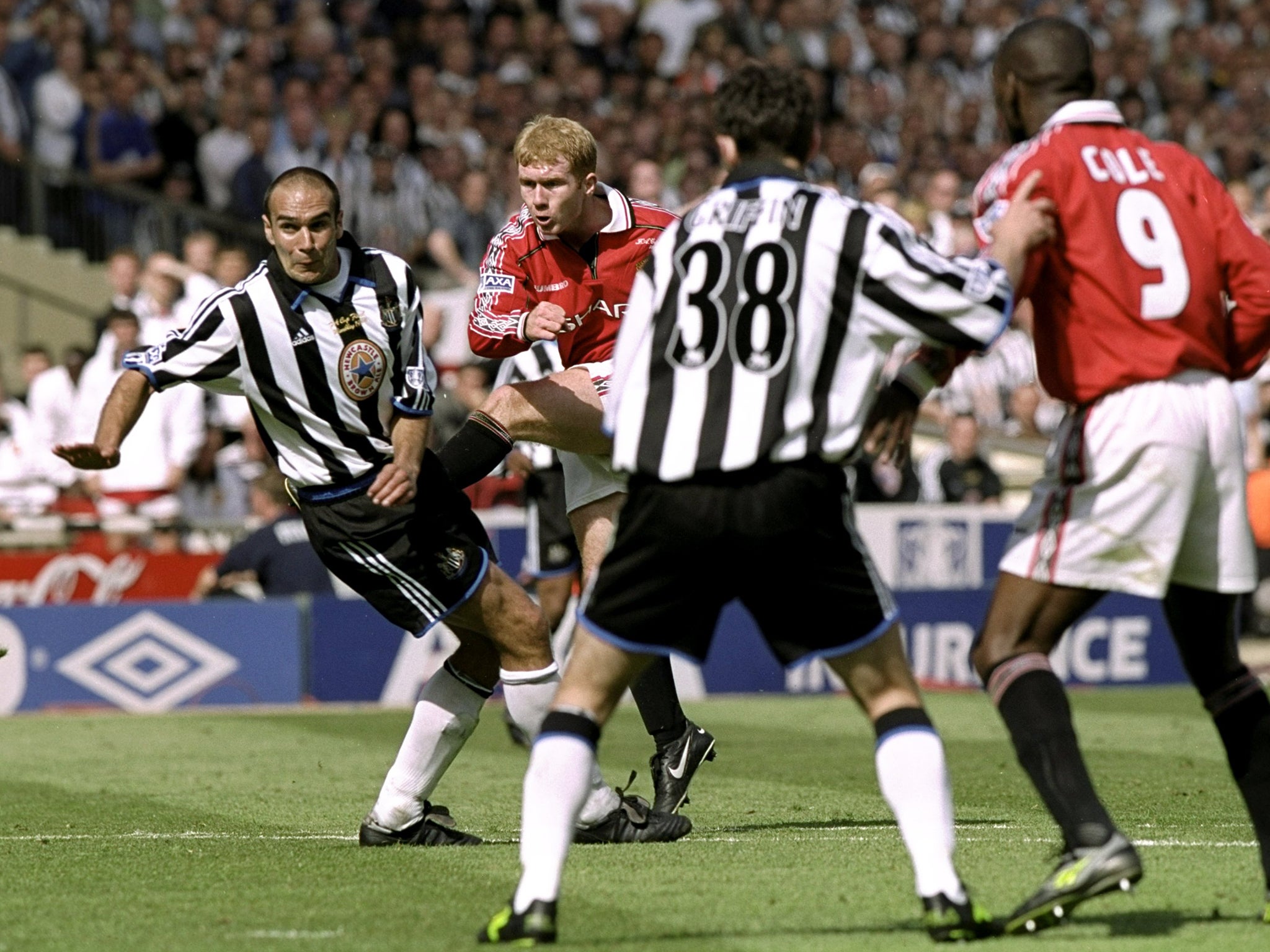 Paul Scholes scores in the 1999 FA Cup final against Newcastle