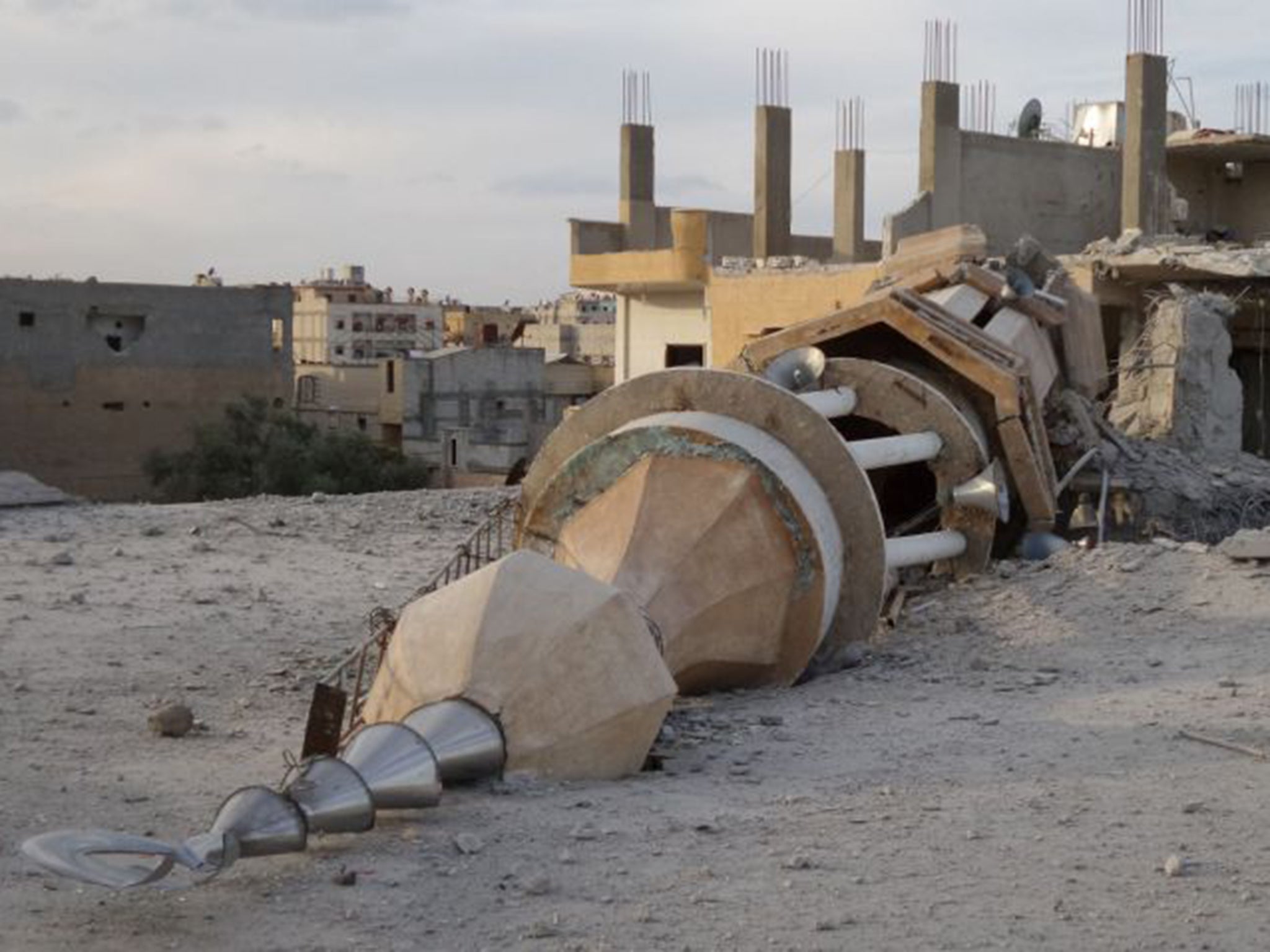 A Raqqa mosque destroyed by Syrian air strikes (Anadolu Agency/Getty Images)