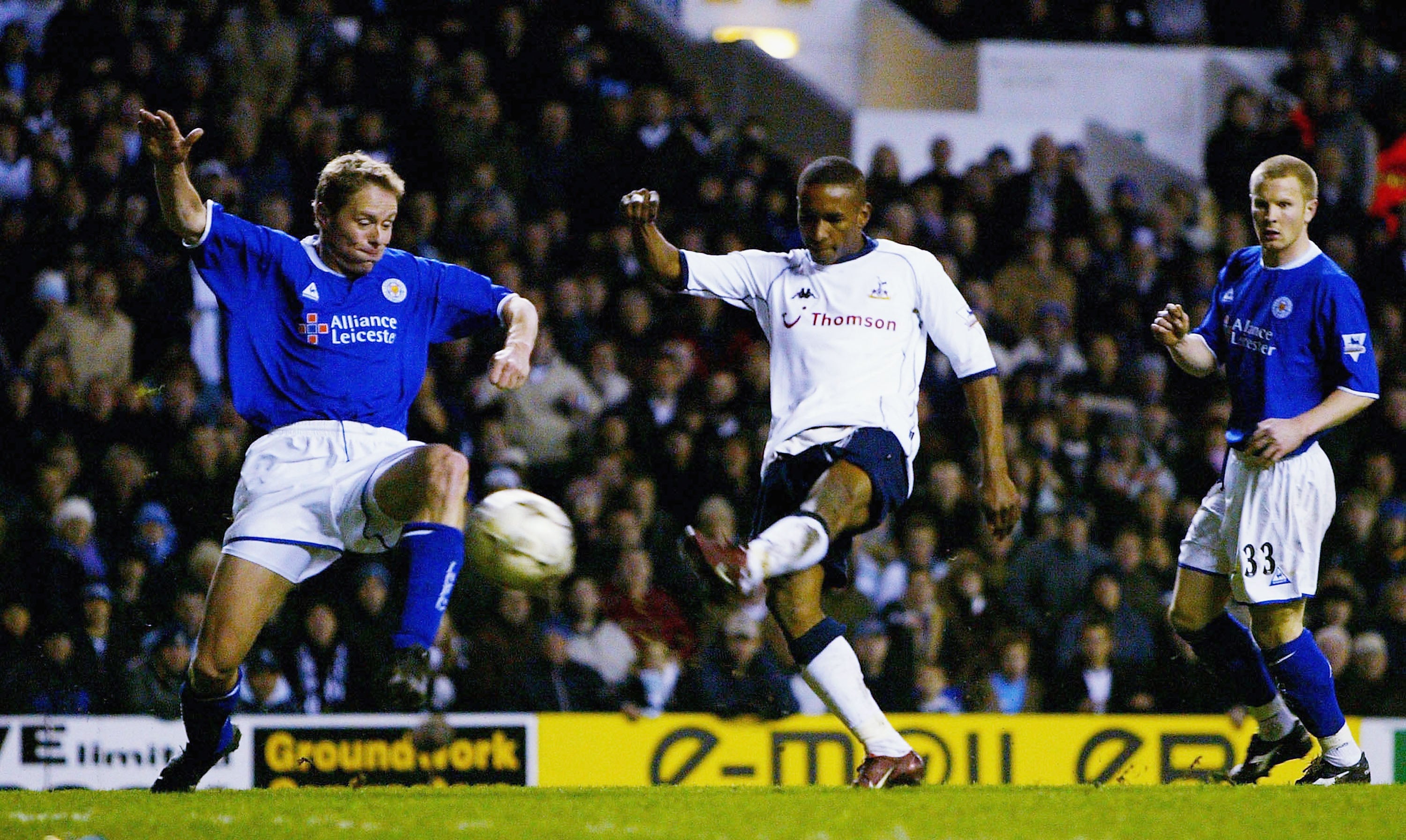 Defoe scores against Leicester in 2004