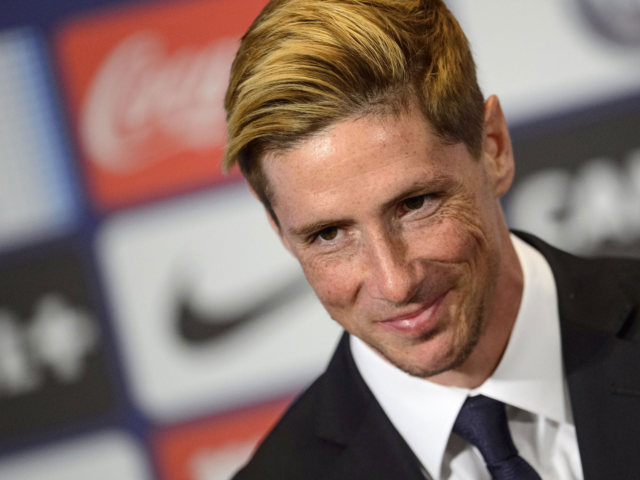 Fernando Torres unveiled at Atletico Madrid: 40,000 fans 