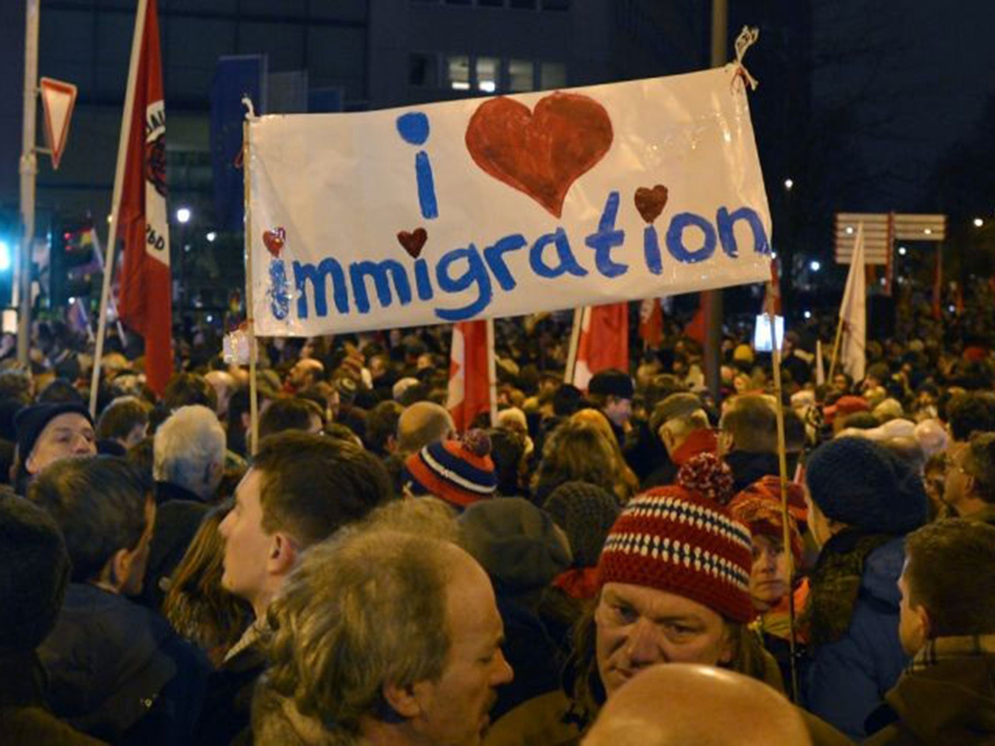 Thousands of people demonstrate against Pegida in Cologne on 5 January
