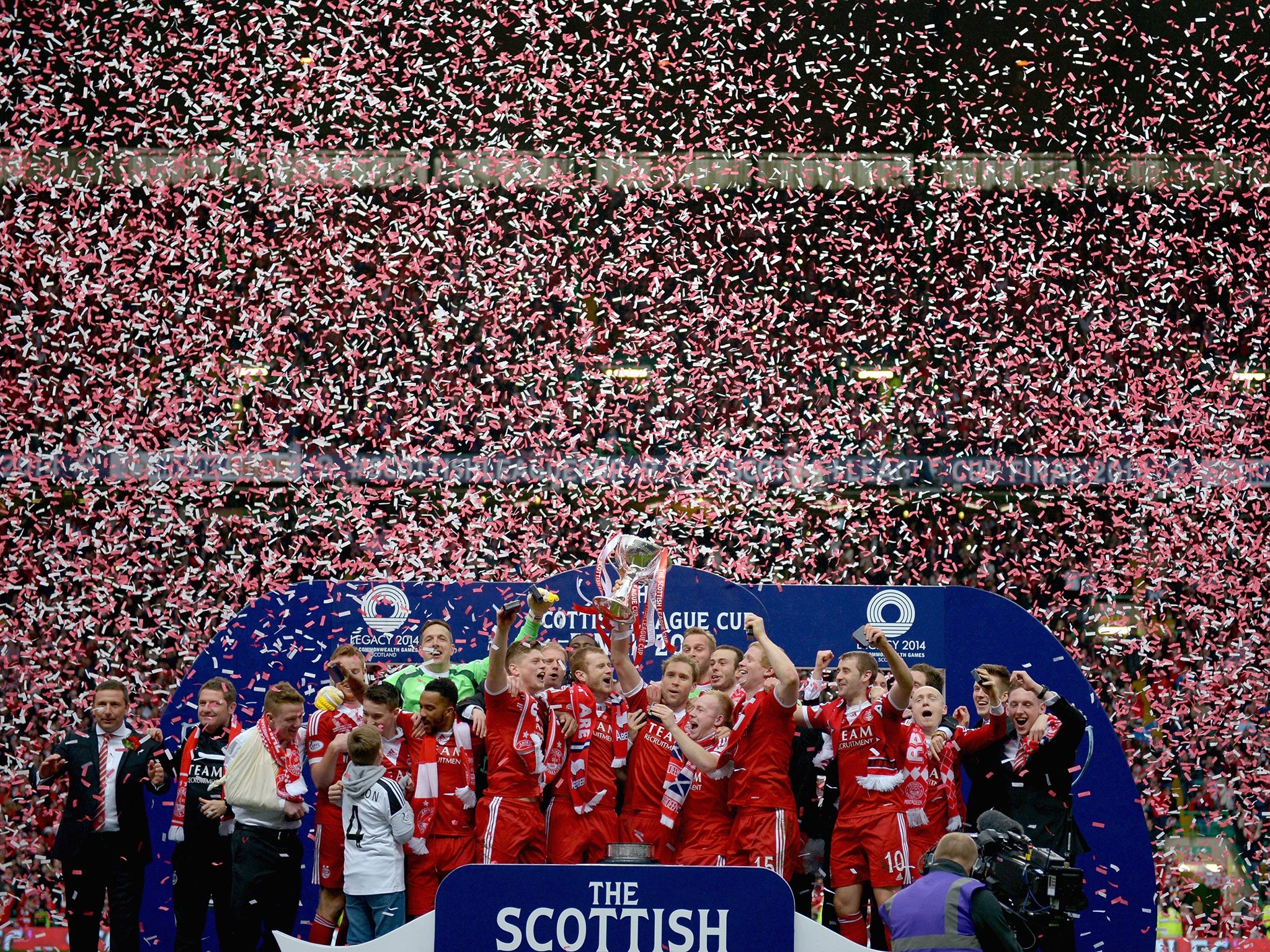 Aberdeen celebrate winning last year’s Scottish League Cup final after beating Inverness