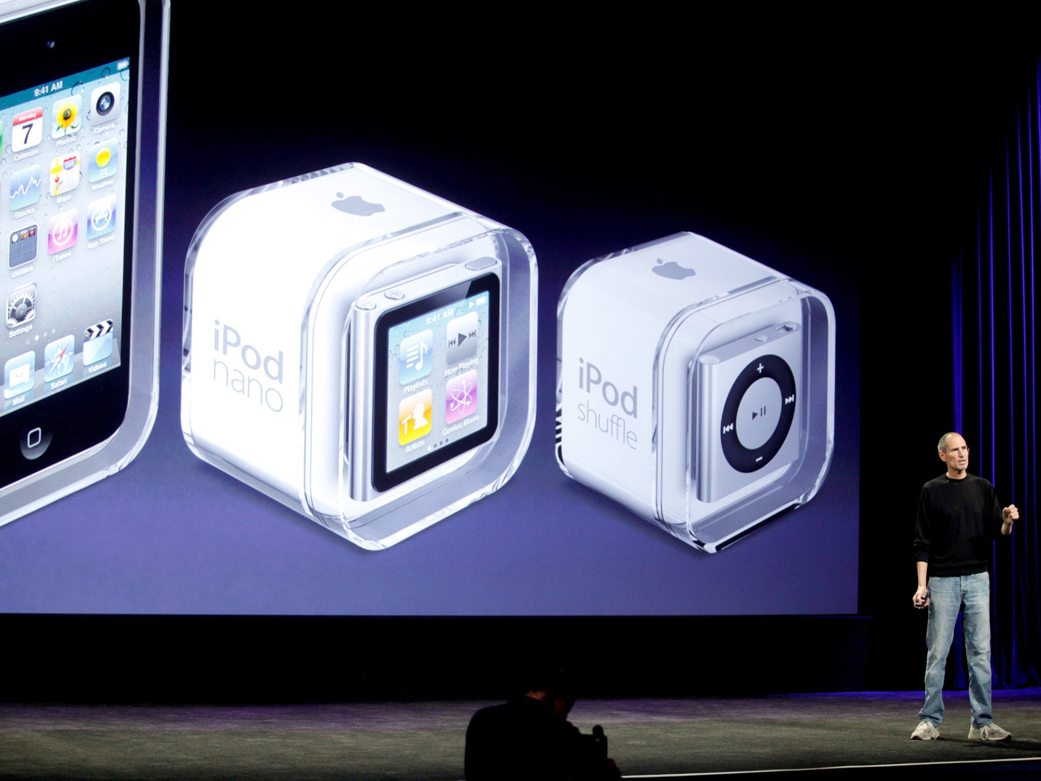 Steve Jobs announces the new iPod Nano, iPod Shuffle, iPod Touch, and iTunes at a press conference in 2010