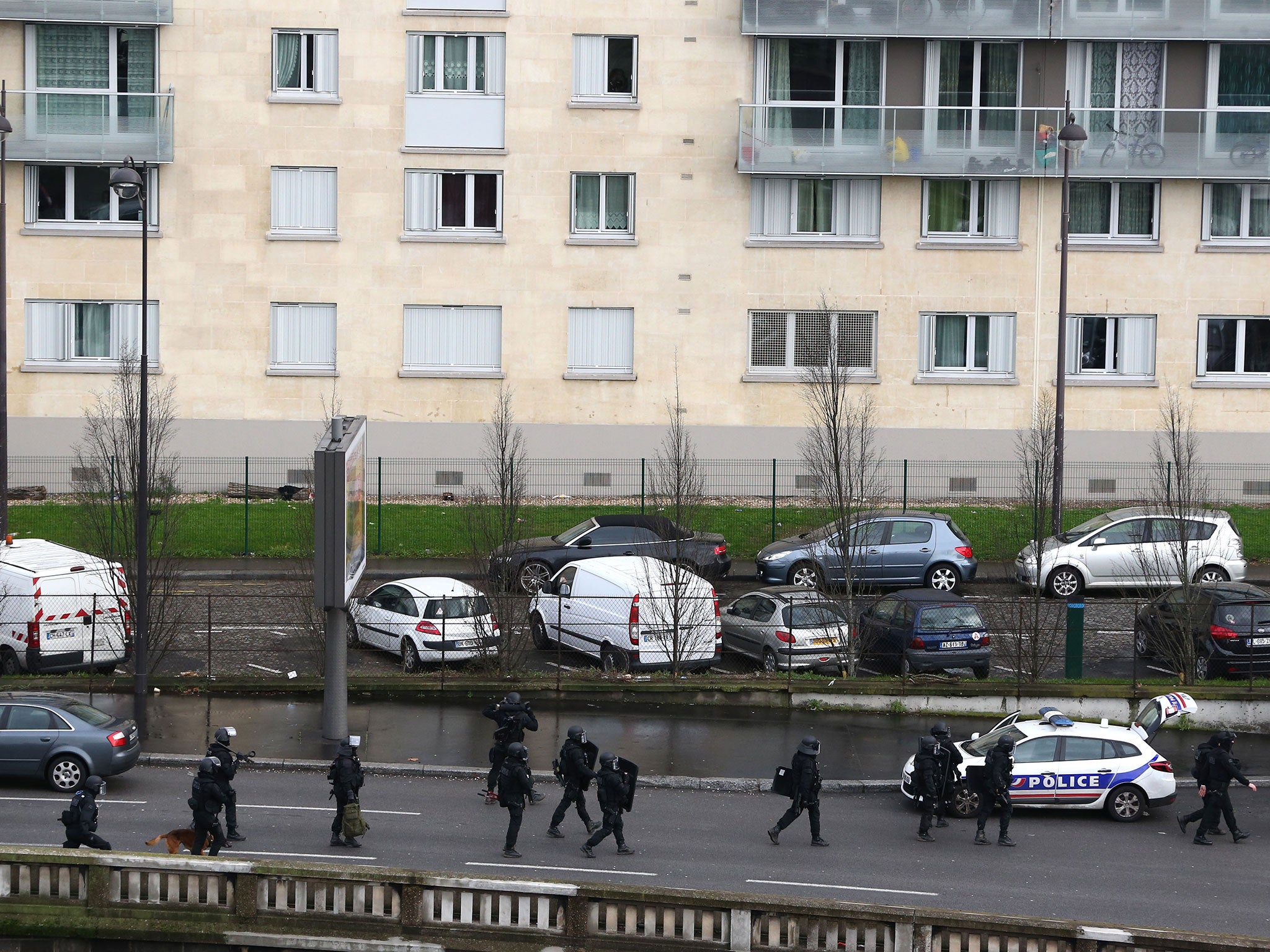 Police mobilize with reports of a hostage situation at Port de Vincennes