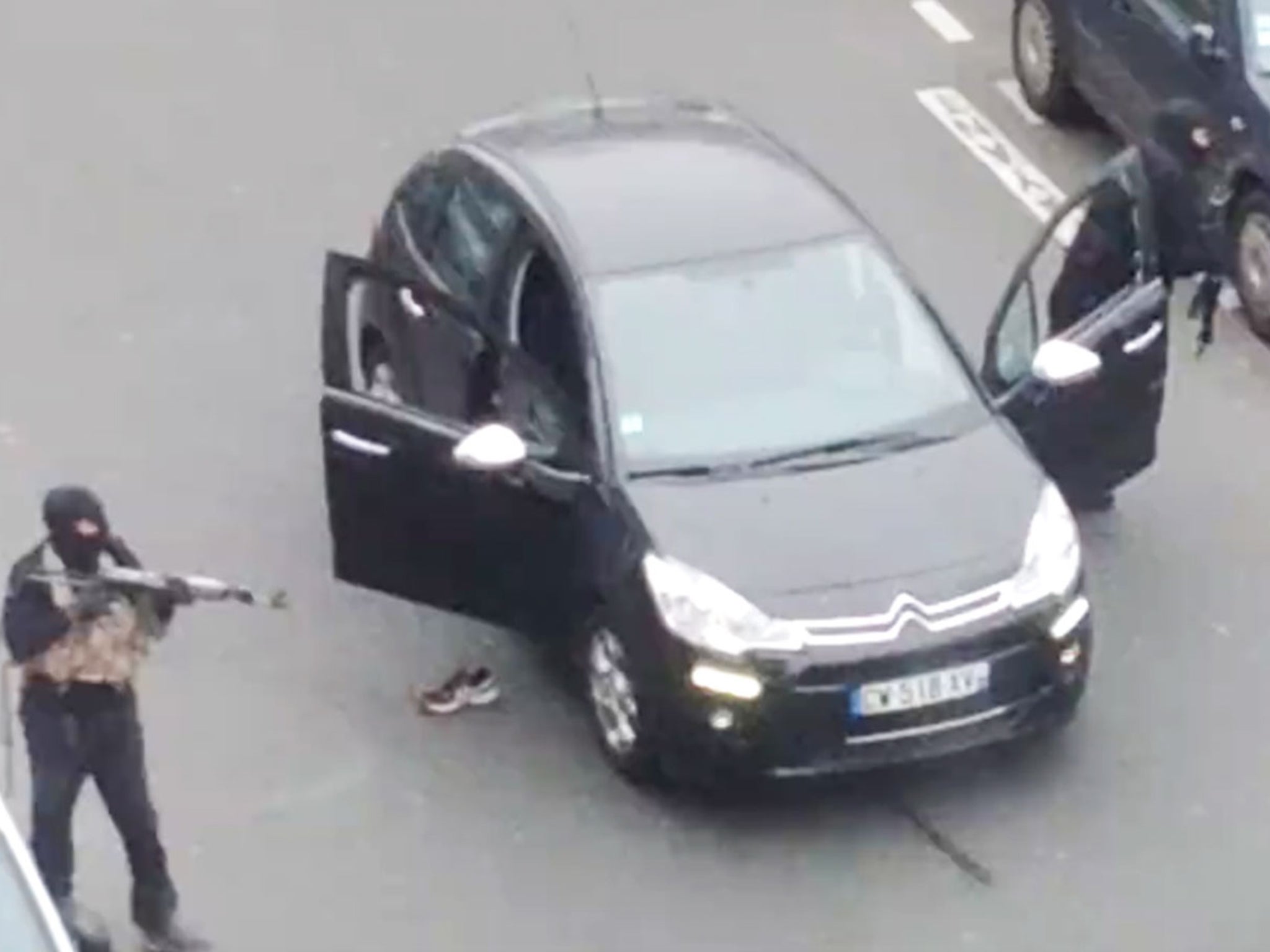 A screen grab of Jordi Mir's video of the murder of Ahmed Merabet outside the Charlie Hebdo offices