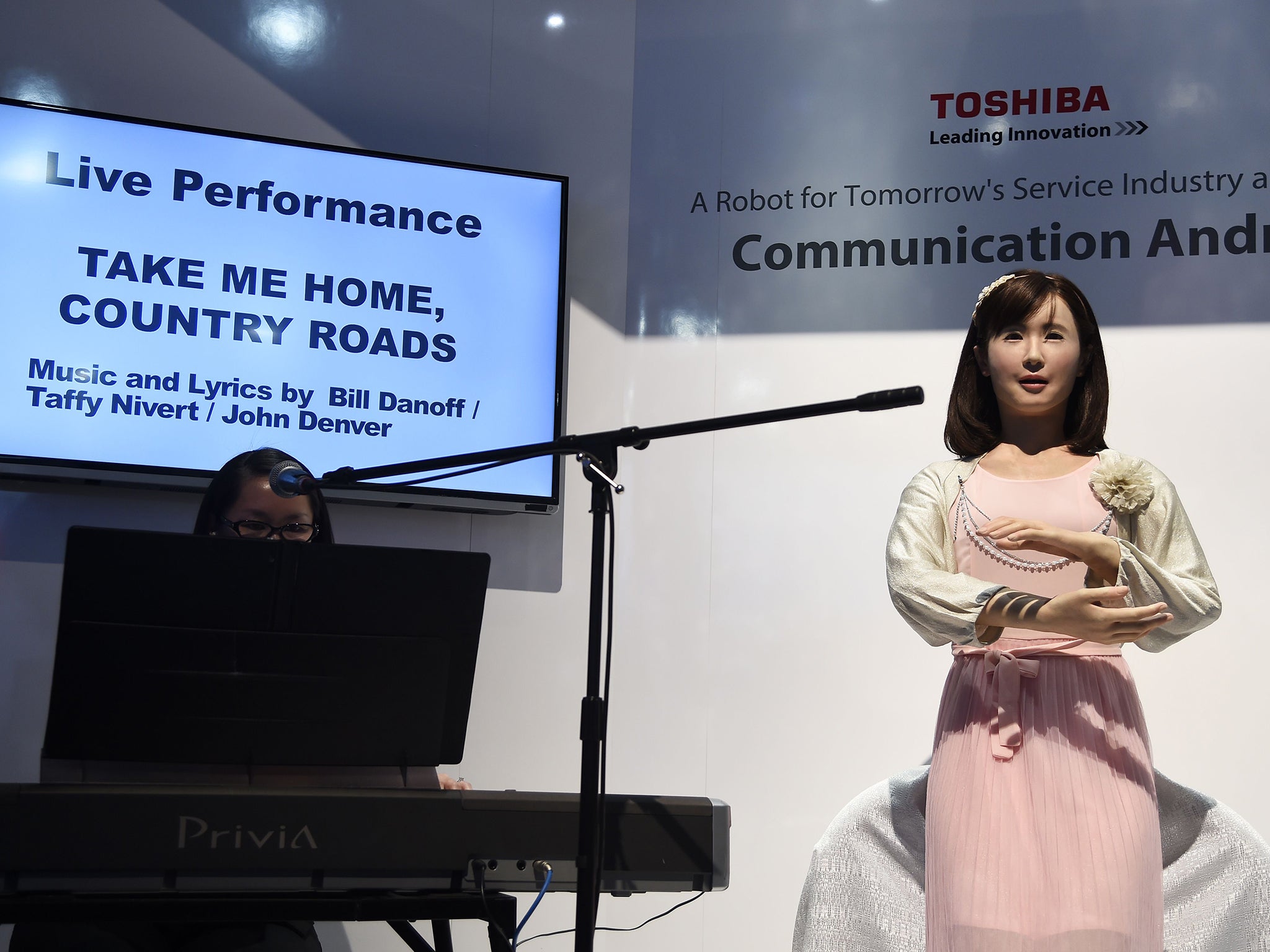 ChihiraAico, Toshiba’s Communication Android at the CES in Las Vegas