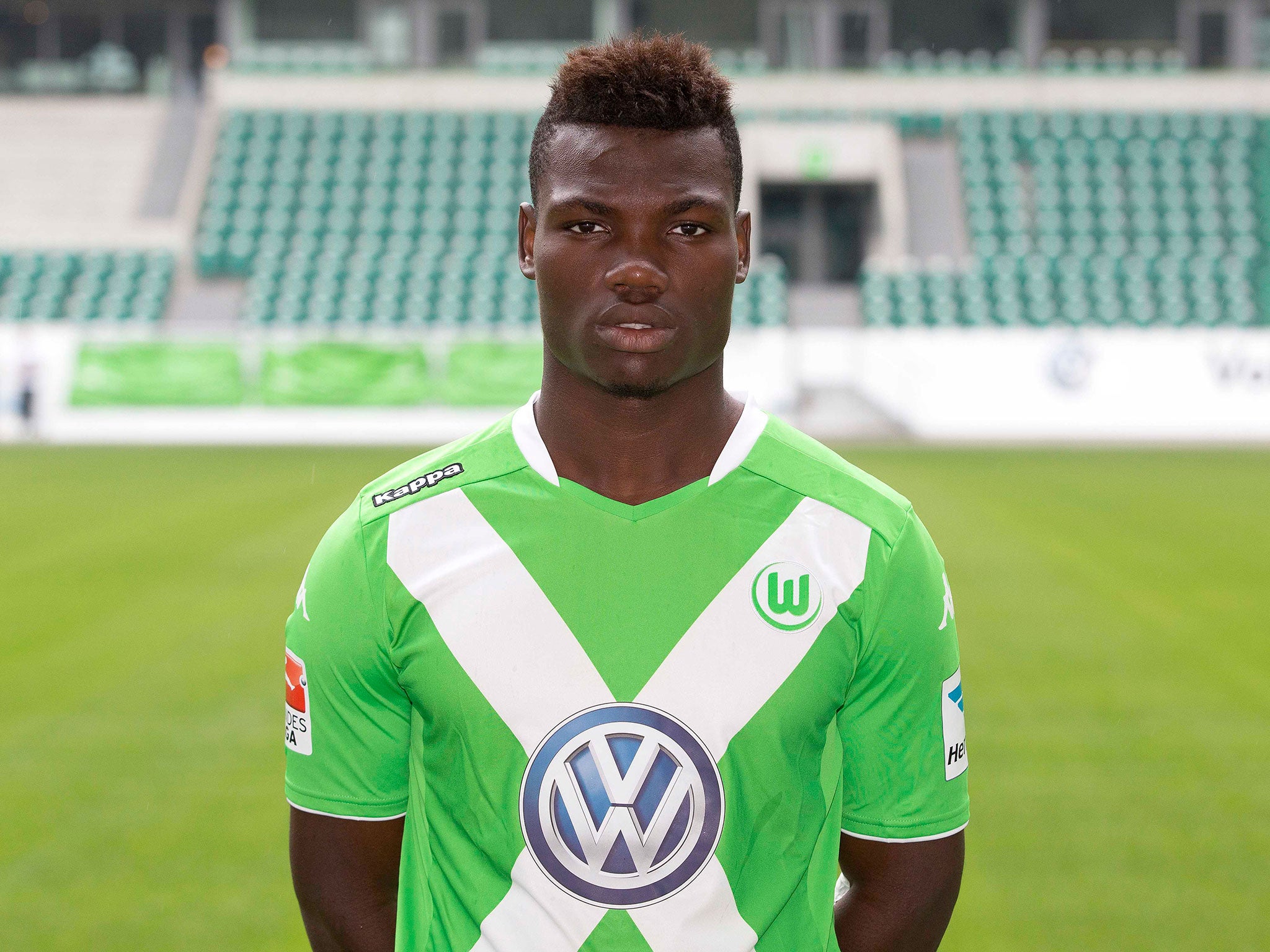 Junior Malanda Dies 20 Year Old Wolfsburg Midfielder Killed In