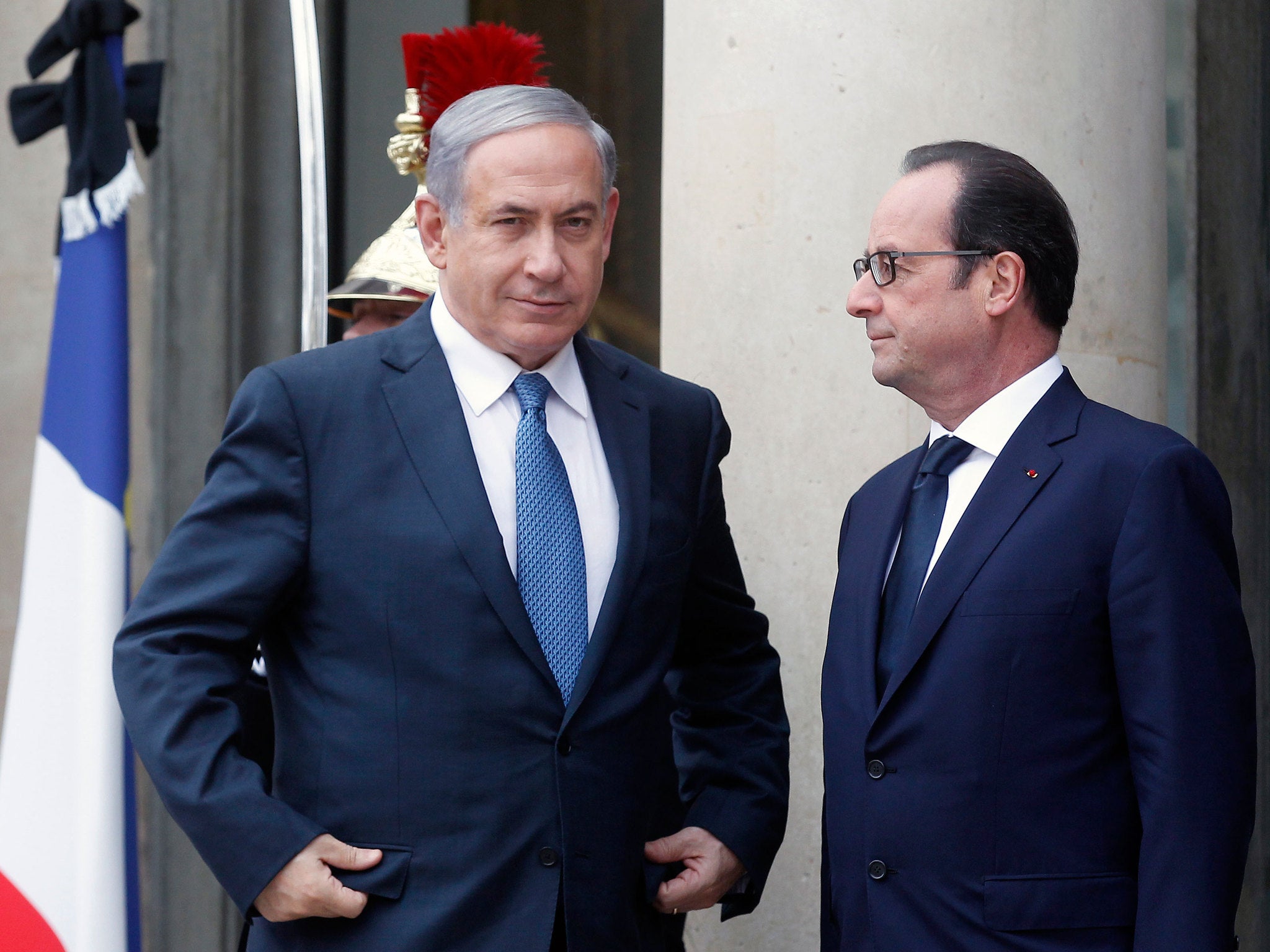 Israeli Prime Minister Benjamin Netanyahu with French President Francois Hollande ahead of the Paris march in solidarity with Charlie Hebdo