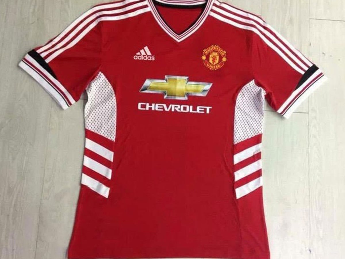 Regeneración campana Indirecto Manchester United 2015/16 shirt: United fans slam 'hideous' new adidas kit  after leaked potential images hit Twitter | The Independent | The  Independent