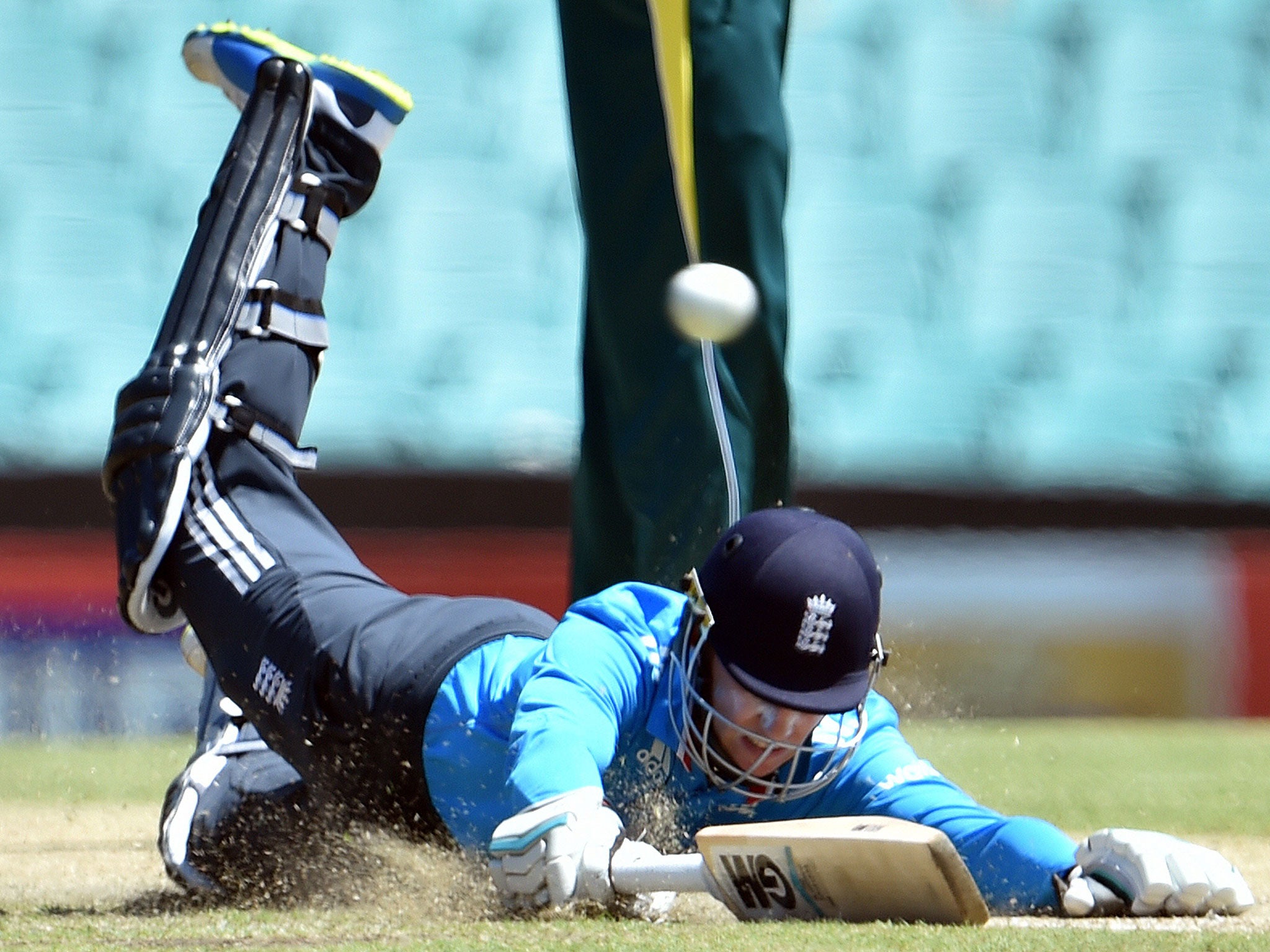 Joe Root struggles to make up his ground