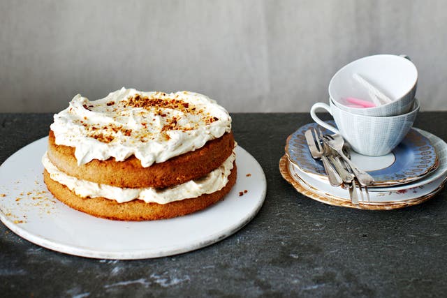Hazelnut cake with praline mascarpone cream
