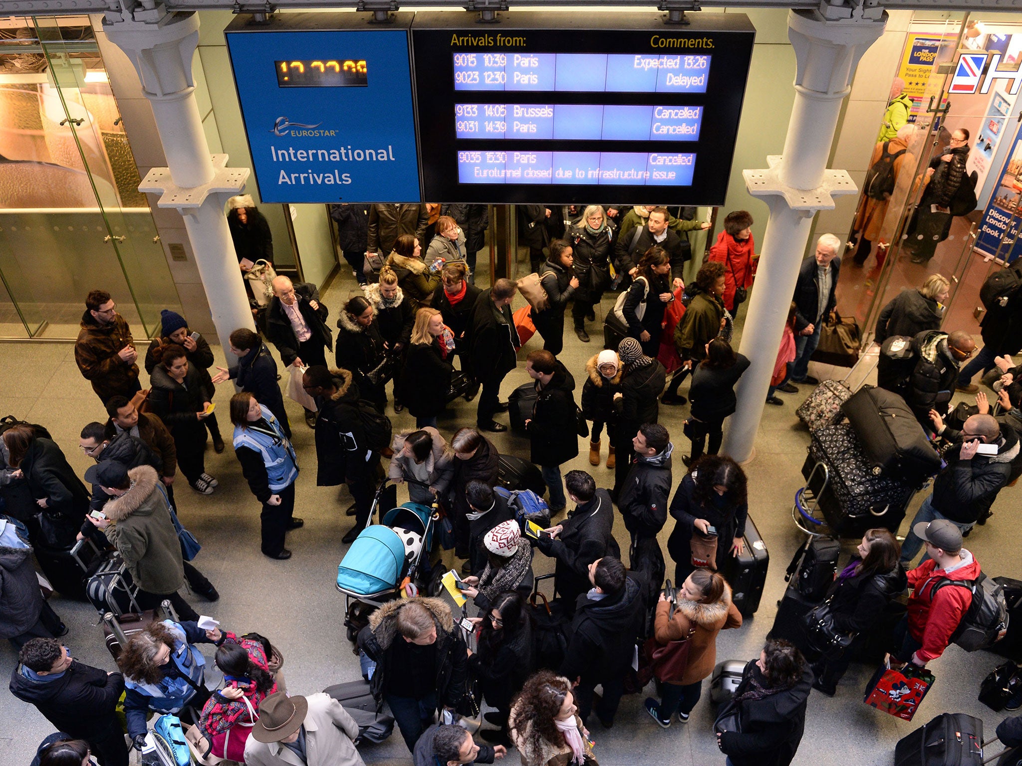 Hundreds of passengers were left stranded when Eurostar cancelled all of its services between Britain and the Continent