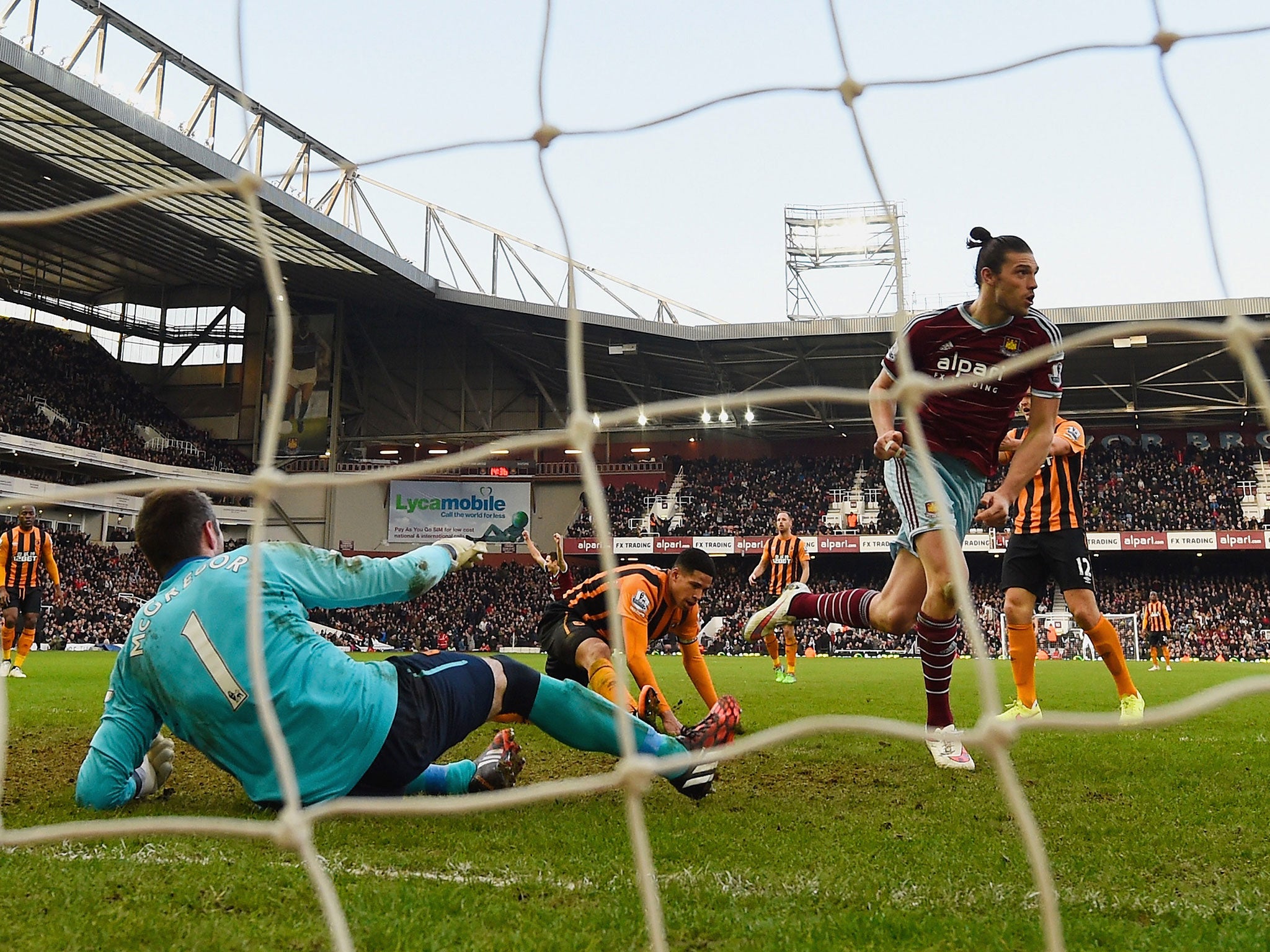Andy Carroll scores West Ham's first