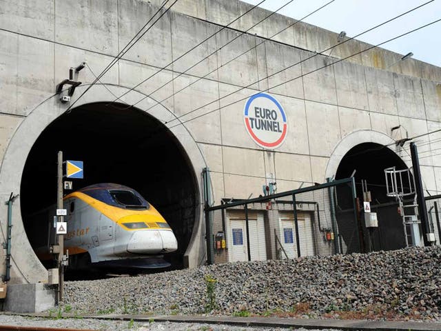 Safety fast: a sprinkler system goesinto action as soon as a fire isdetected in the Euro Tunnel