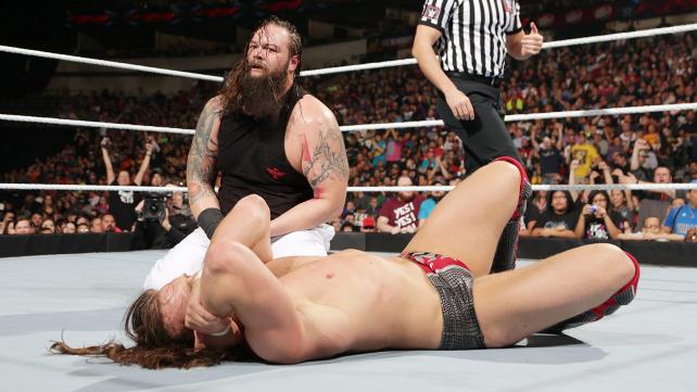 Bray Wyatt picks up the victory over Daniel Bryan