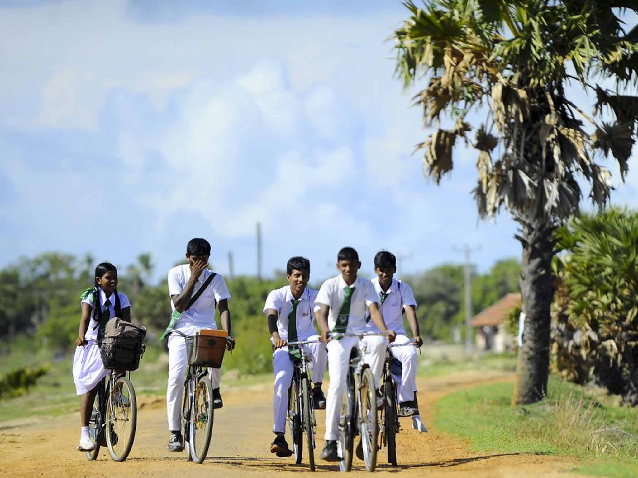The Foreign Office has announced that overseas visitors to the northern Sri Lankan city of Jaffna and surroundings no longer need official approval.