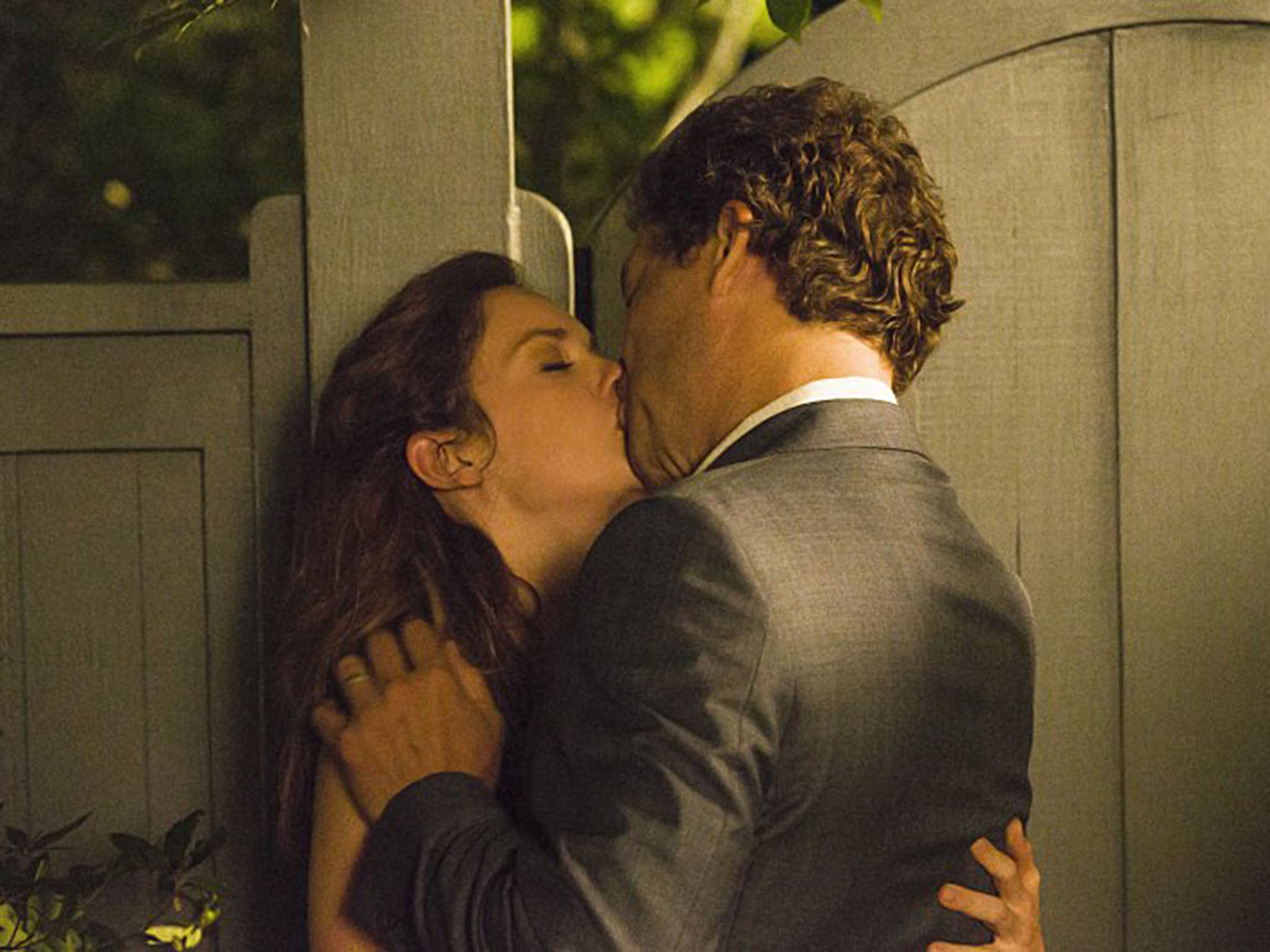 Ruth Wilson and Dominic West in The Affair