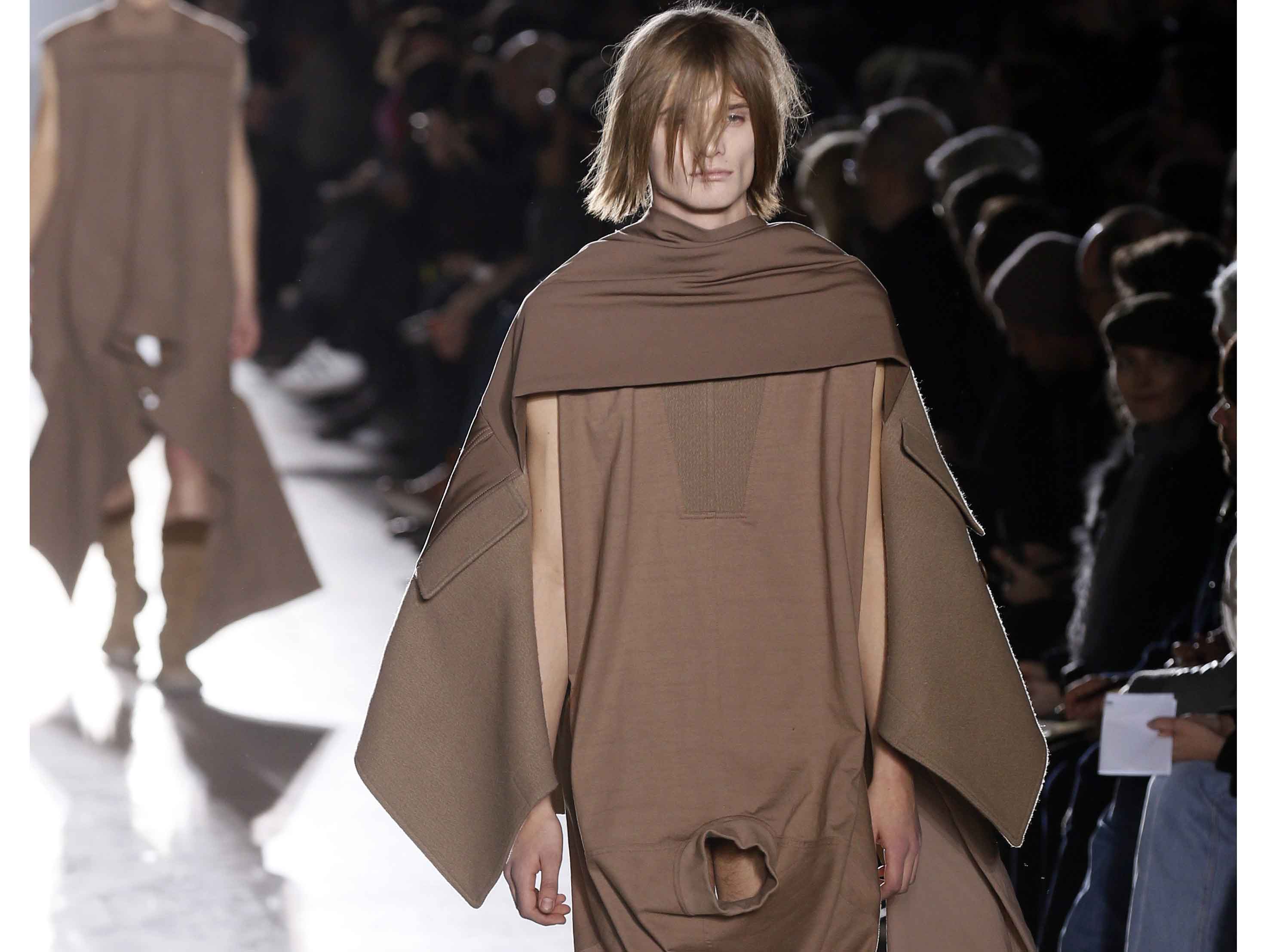 Rick Owens coloca modelos com pênis à mostra na semana de moda de Paris -  FFW