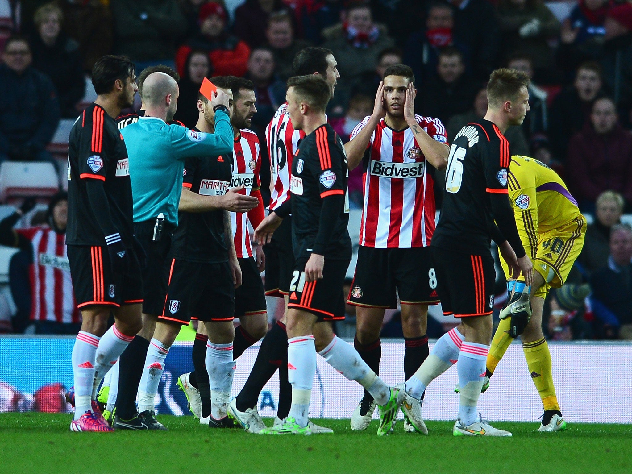 Jack Rodwell is sent-off after picking up his second booking