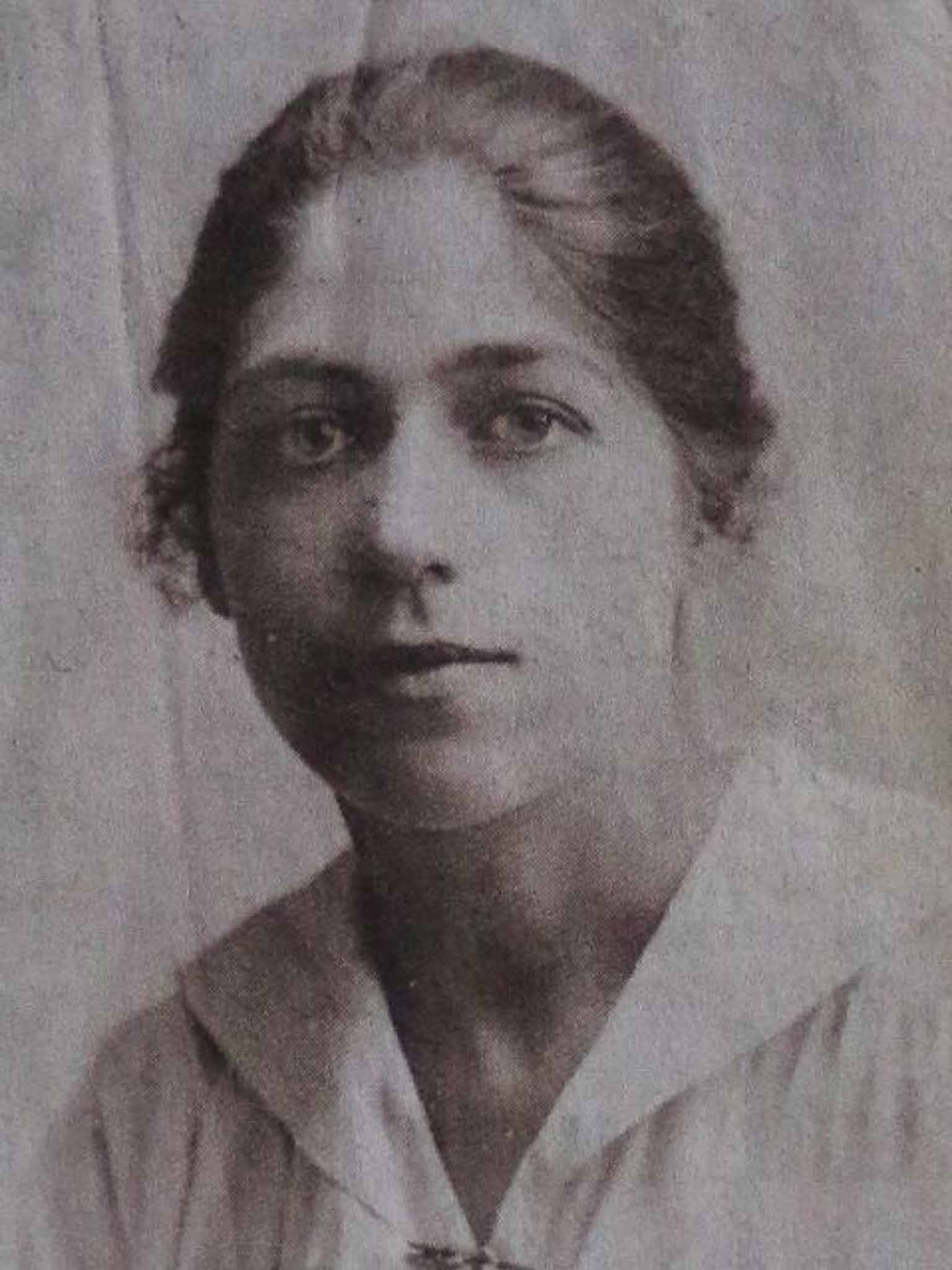 Lang at 20: she had been working making shirts for soldiers in the First World War