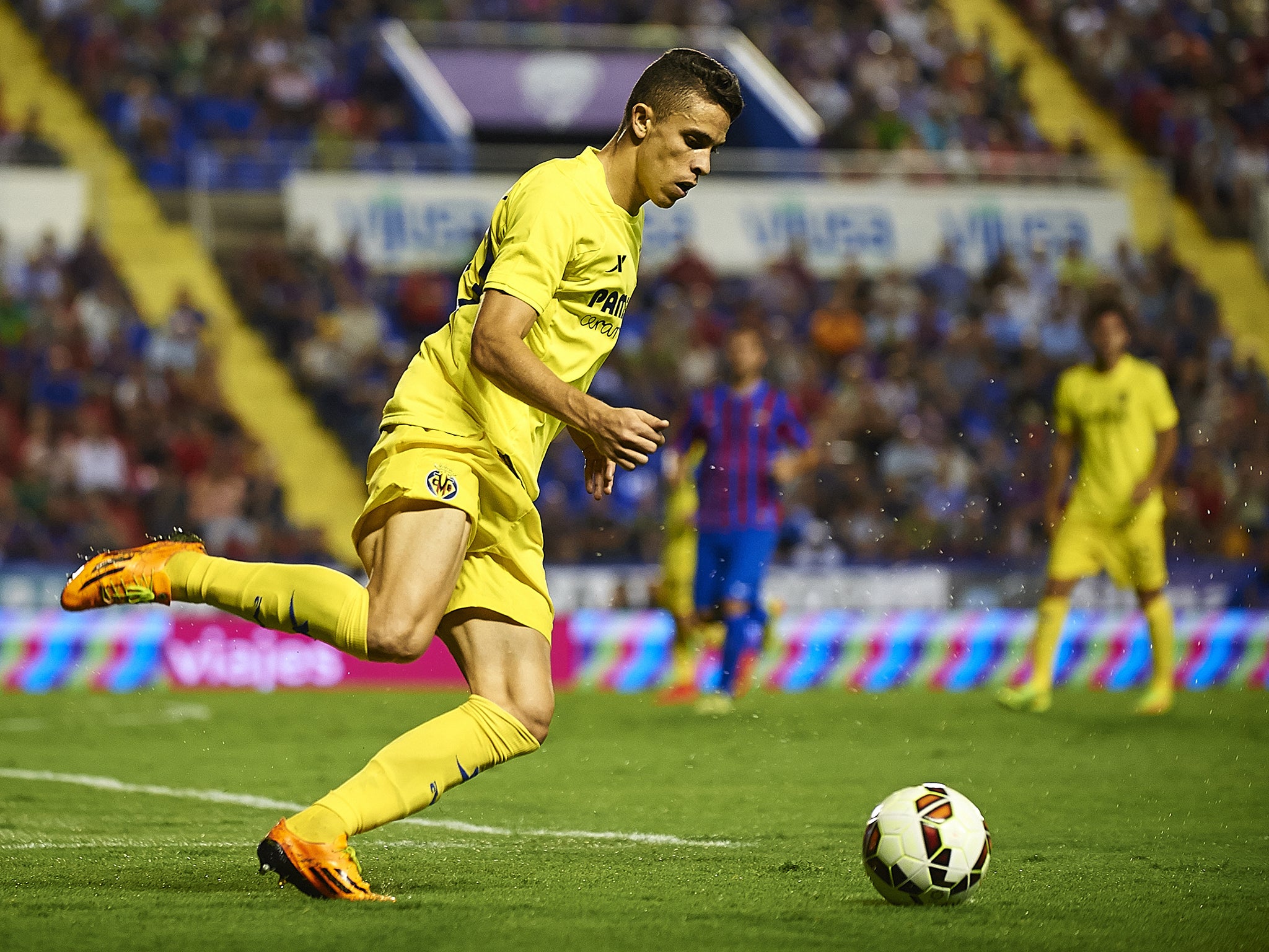 Arsenal's new £11.2m defender Gabriel Paulista can play centre-back or full-back (Getty)