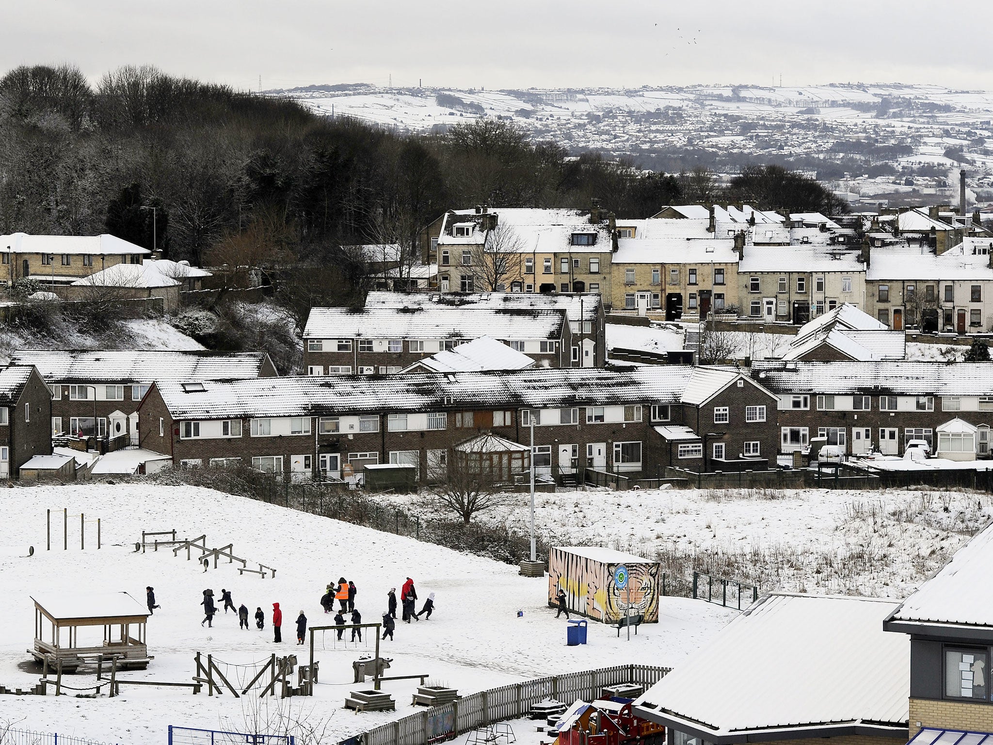 Hills covered in snow in Bradford (PA)