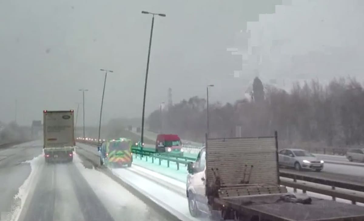 lampposts shake violently in strong winds on m62 the independent the independent