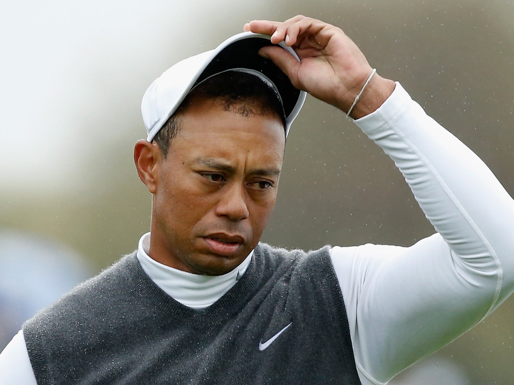 Tiger Woods dropped out of the world’s top 100 this week for the first time in 19 years