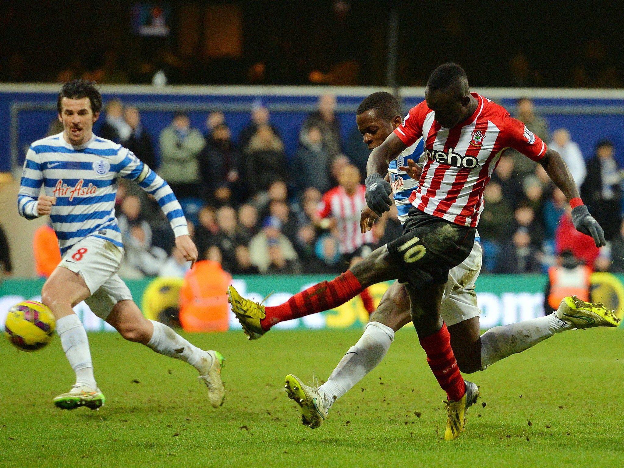 Sadio Mane scores a late winner in Southampton's 1-0 victory over QPR