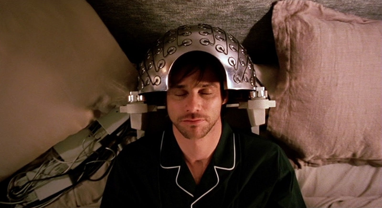 Eternal Sunshine of the Spotless Mind (2004) imagined a world where memories of exes could be erased (Picture: Focus)