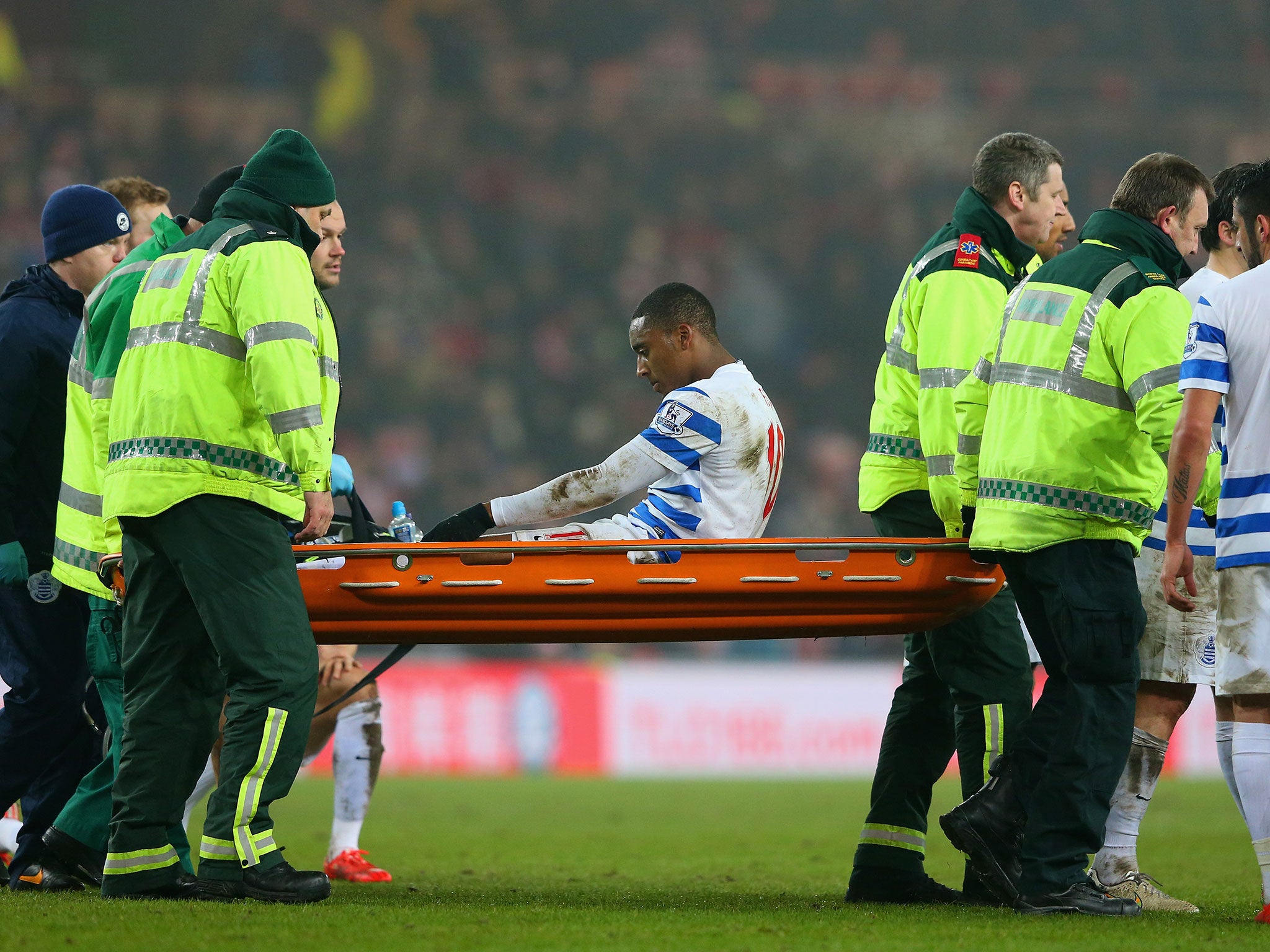 Fer is stretchered off the field with knee ligament damage