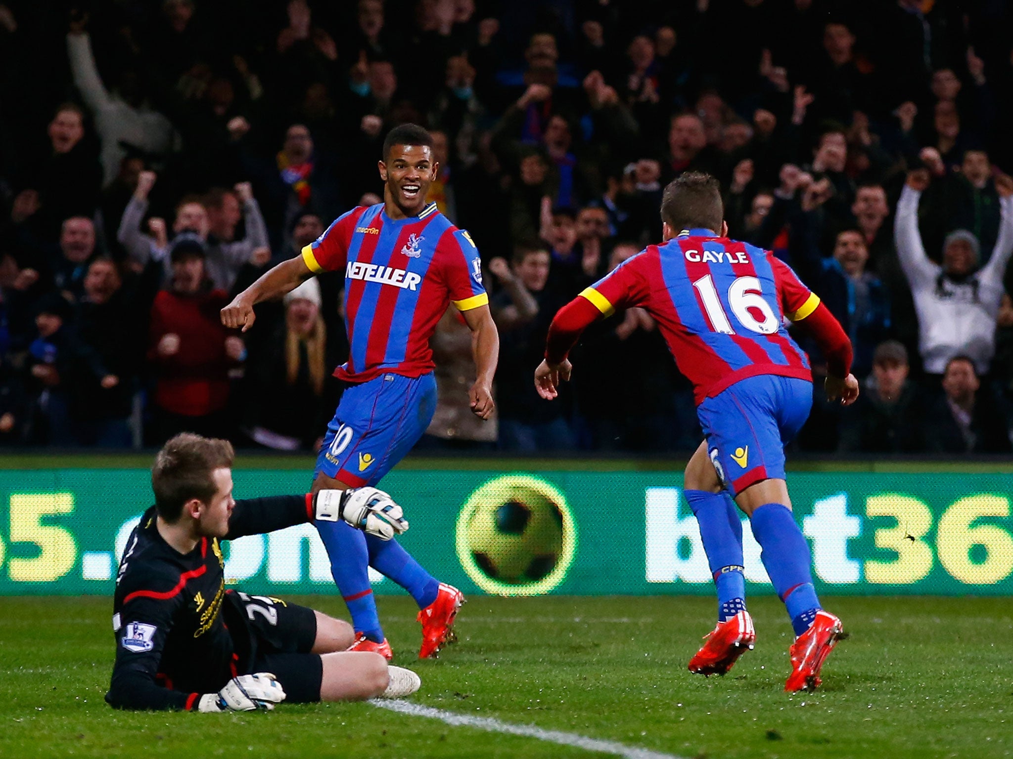 Frazier Campbell celebrates scoring for Crystal Palace