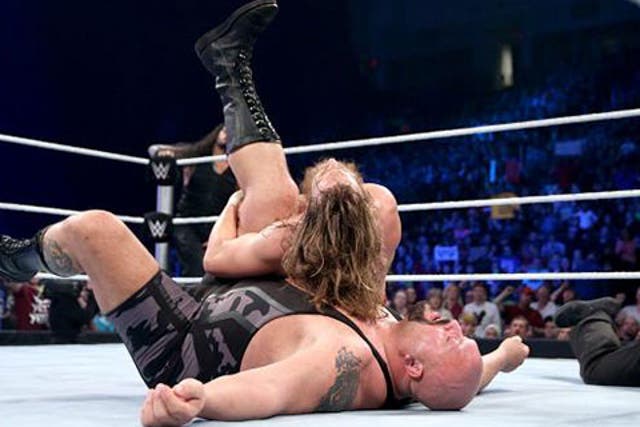 Daniel Bryan pins the Big Show