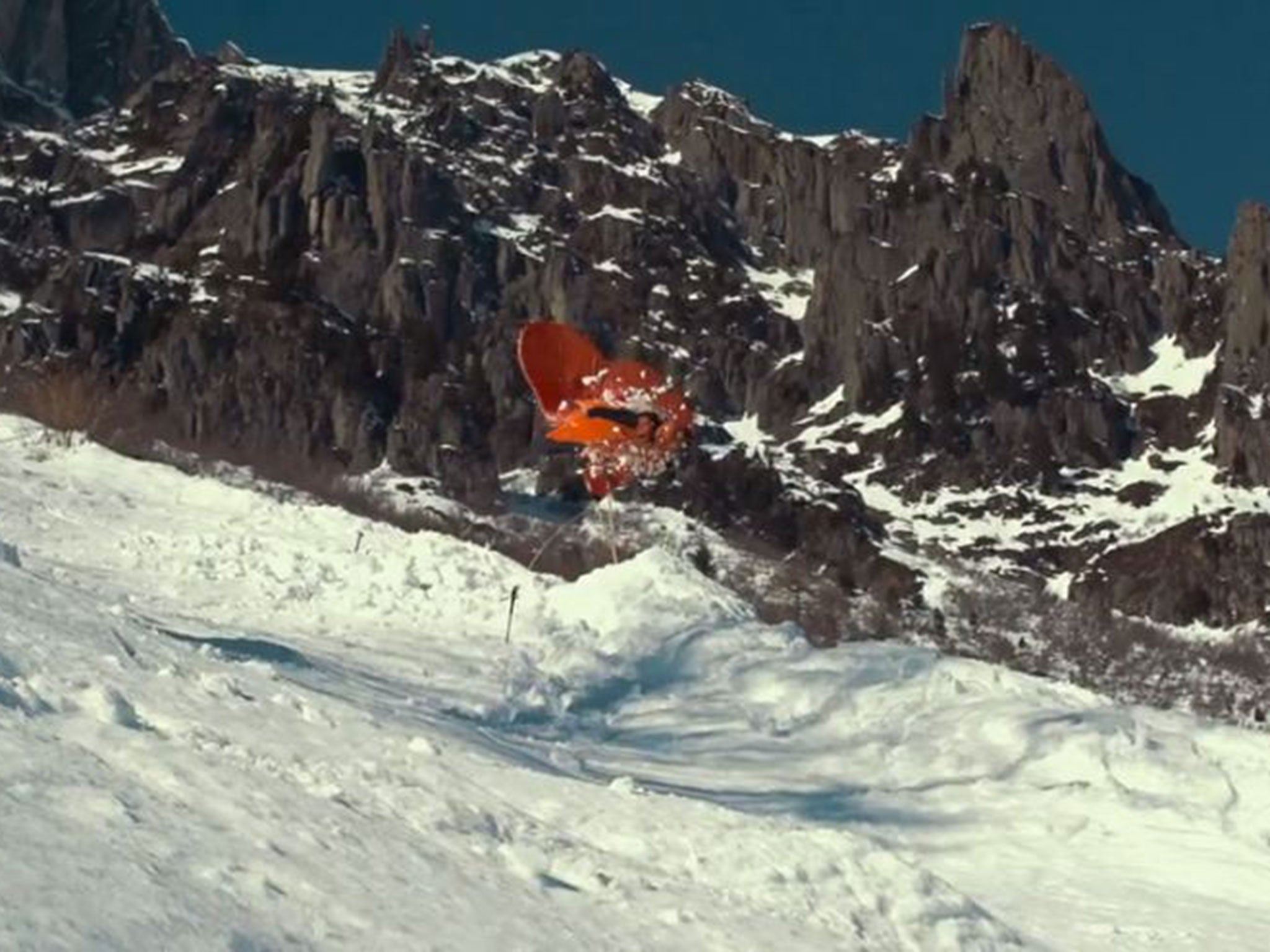 Sam Hardy smashes through a giant heart at 100 mph on the Chamonix mountain