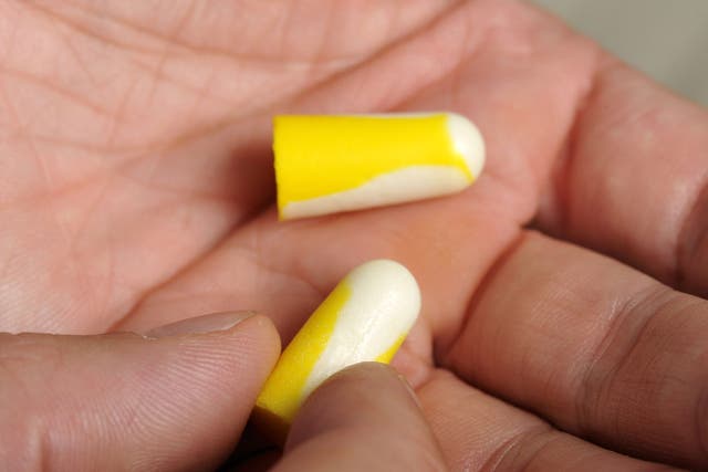 A mother preempted her baby crying by giving out earplugs on a flight
