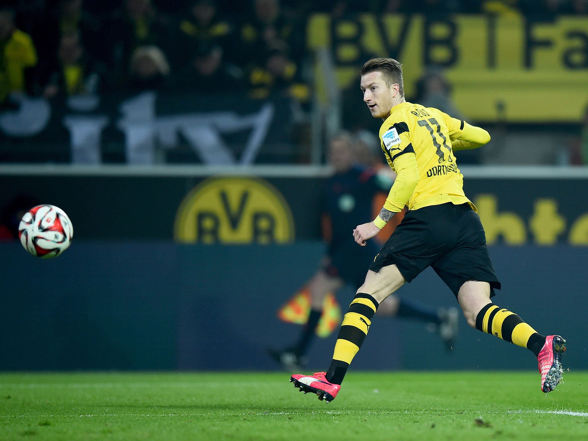 Reus scores Dortmund's second goal against Mainz