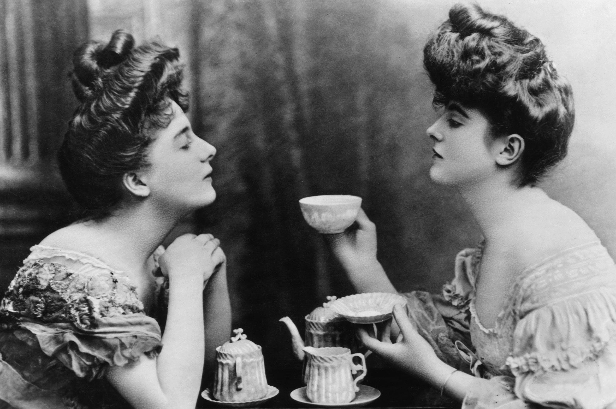 https://static.independent.co.uk/s3fs-public/thumbnails/image/2015/02/17/09/gibson-girls.jpg