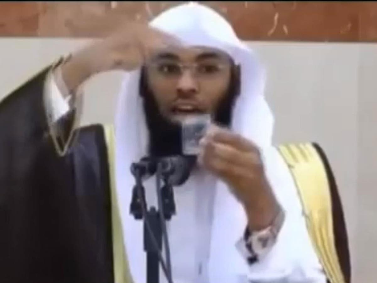 Saudi Muslim Cleric Claims The Earth Is Stationary And The Sun Rotates Around It The